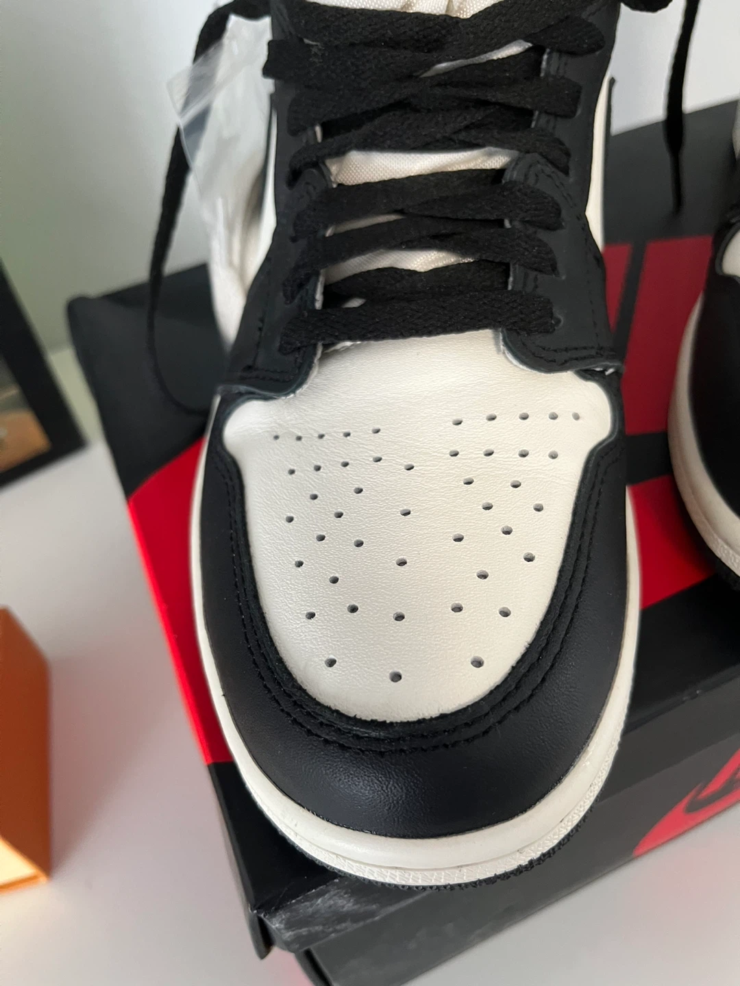 Nike Air Jordan 1 Retro High OG Mocha - photo 4