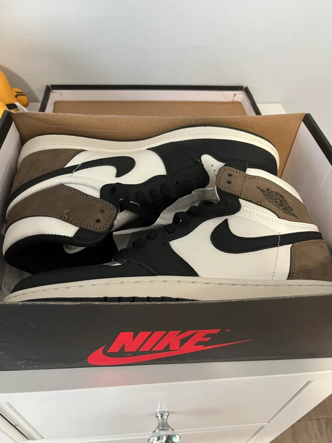 Nike Air Jordan 1 Retro High OG Mocha