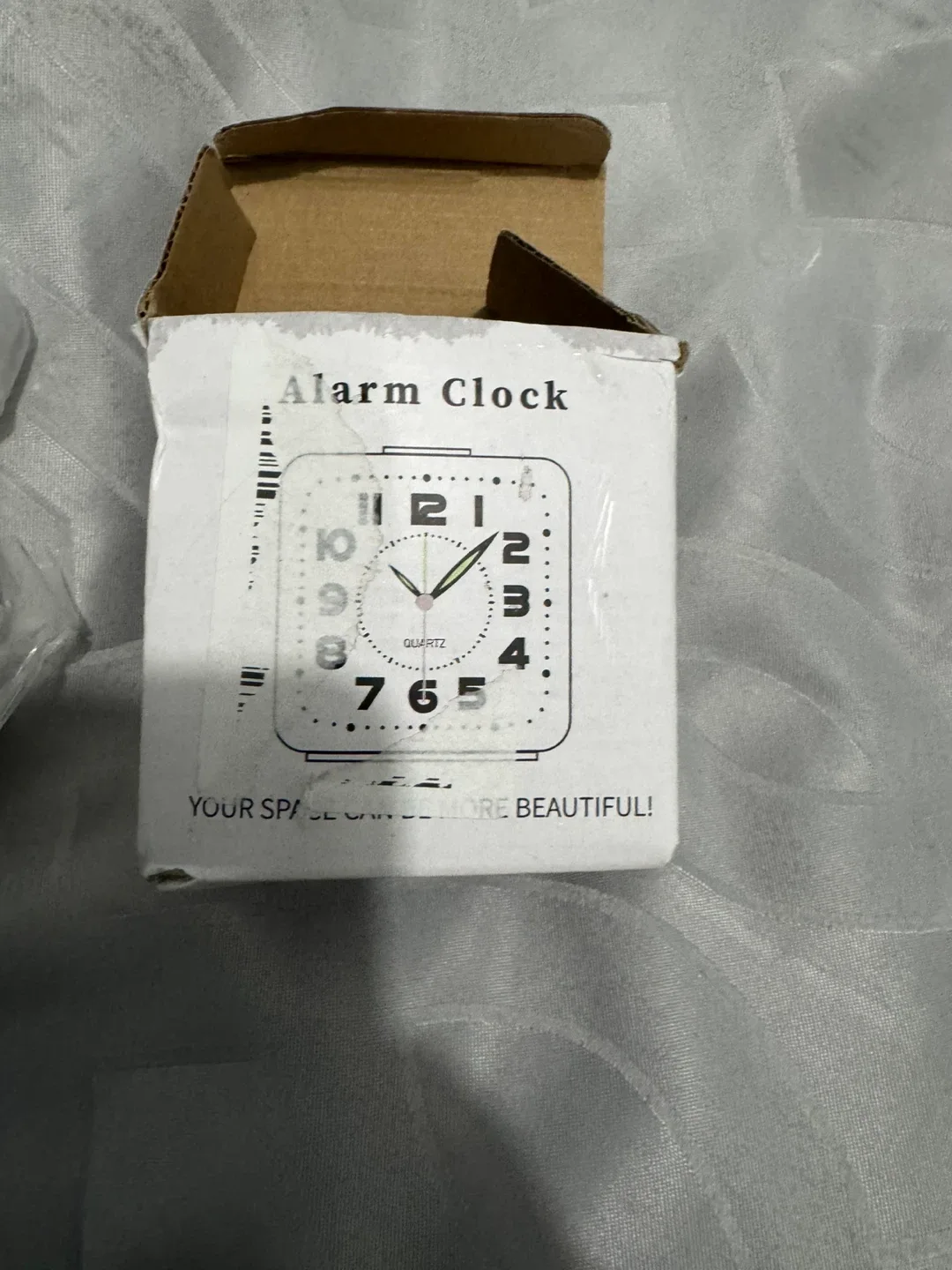 New Square White Quartz Alarm Clock image indicator(3)