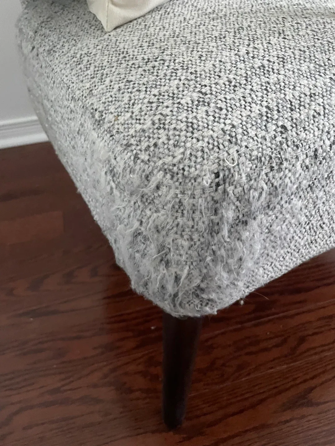 Free! Structube chair image indicator(6)