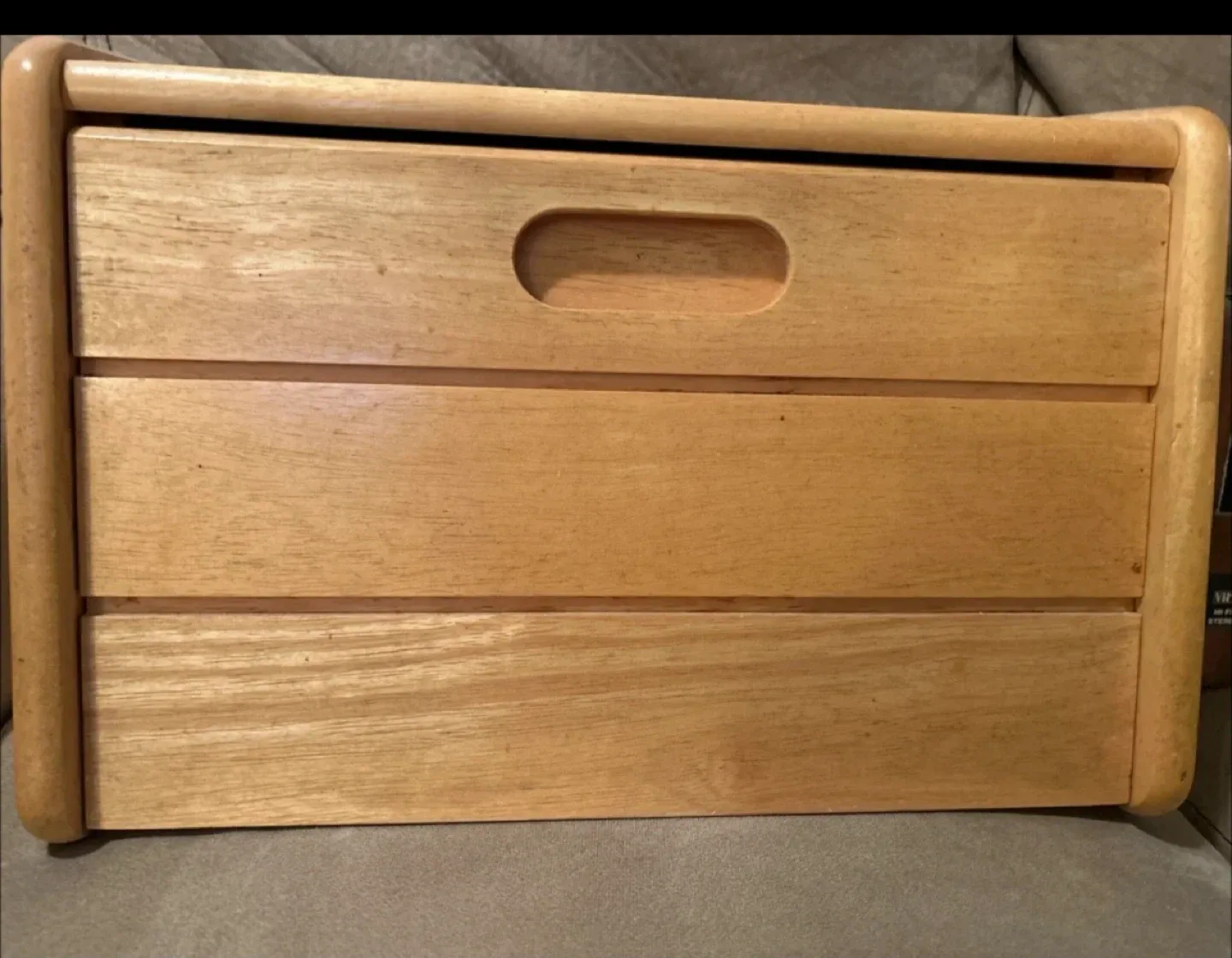 Wooden Bread Box image indicator(2)