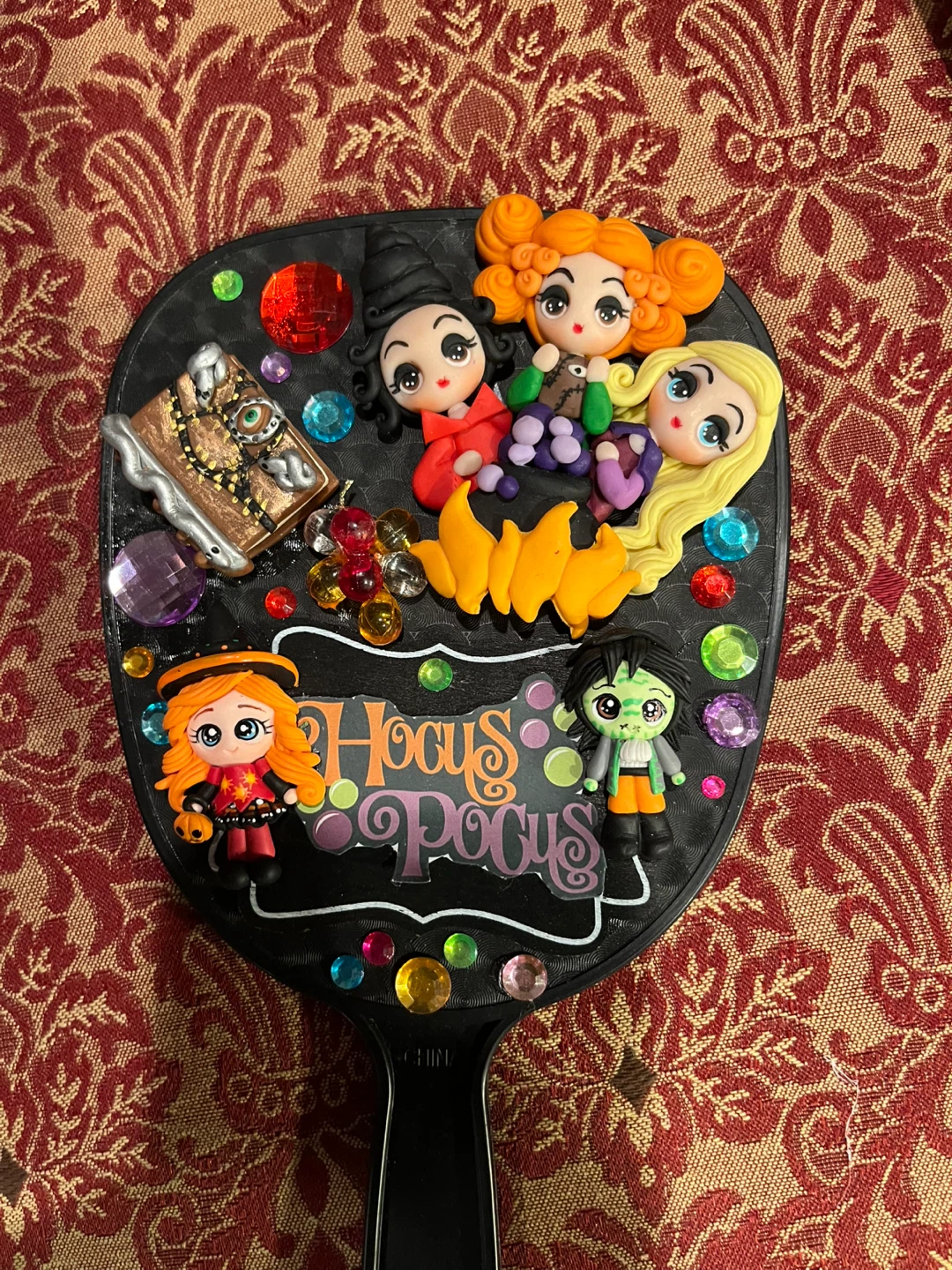 Hand mirror, hocus-pocus