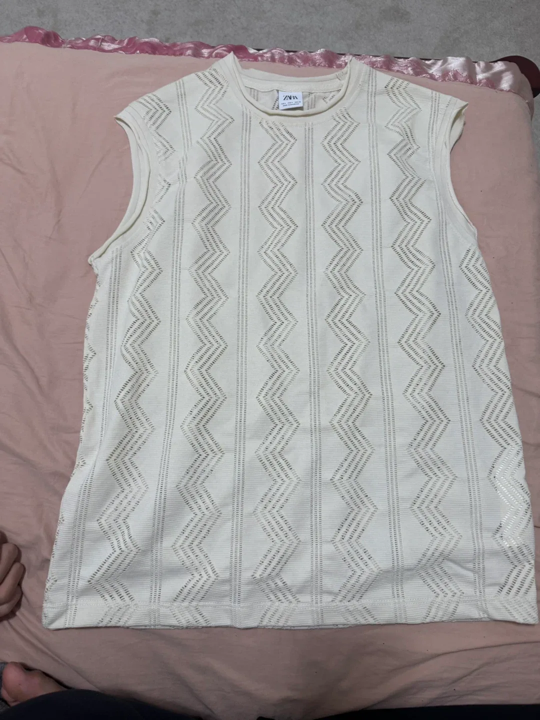 Zara White Patterned Sleeveless Top image indicator(2)