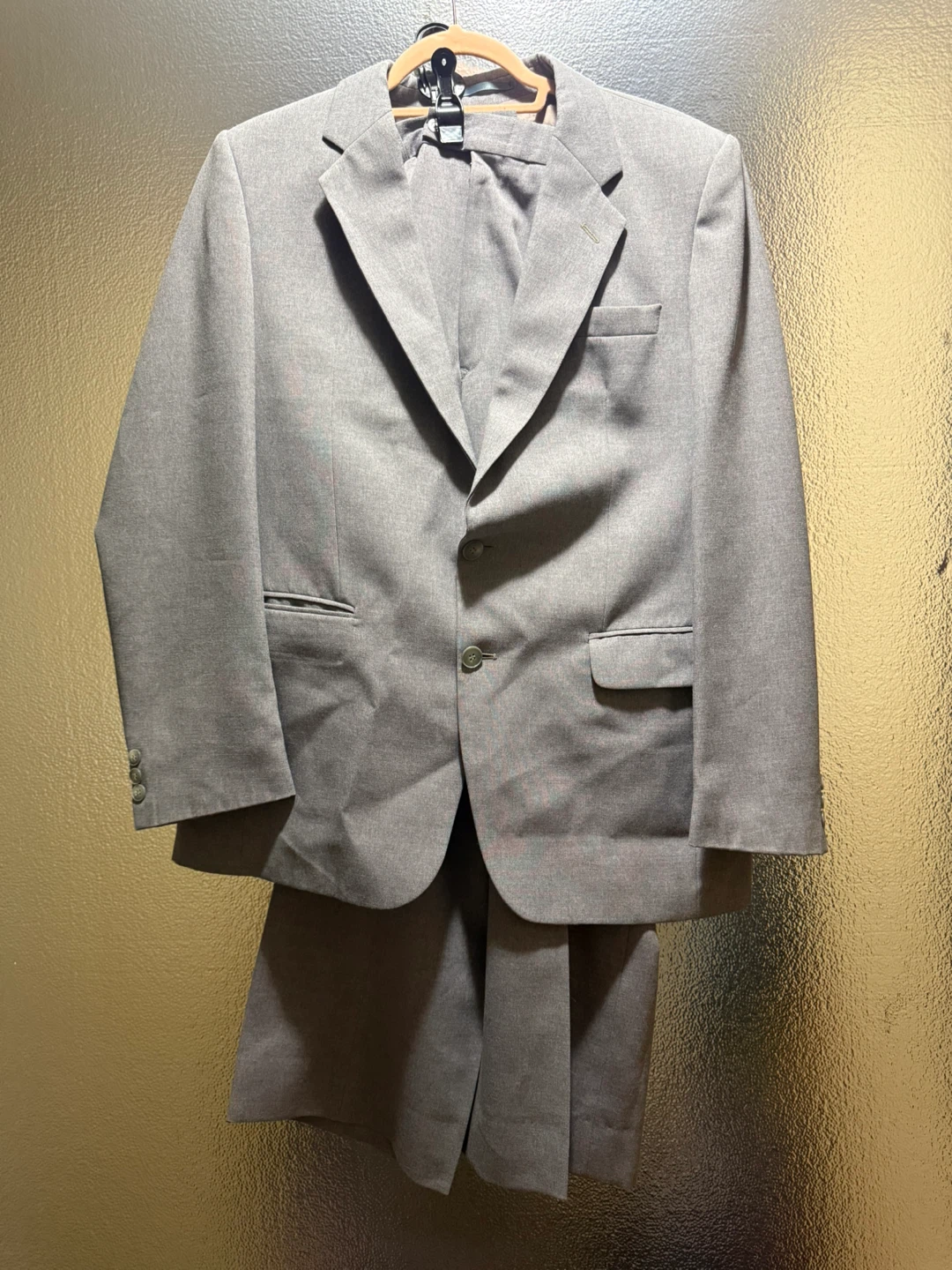 Sharp Men’s 3PC Grey Suit {fits Medium}