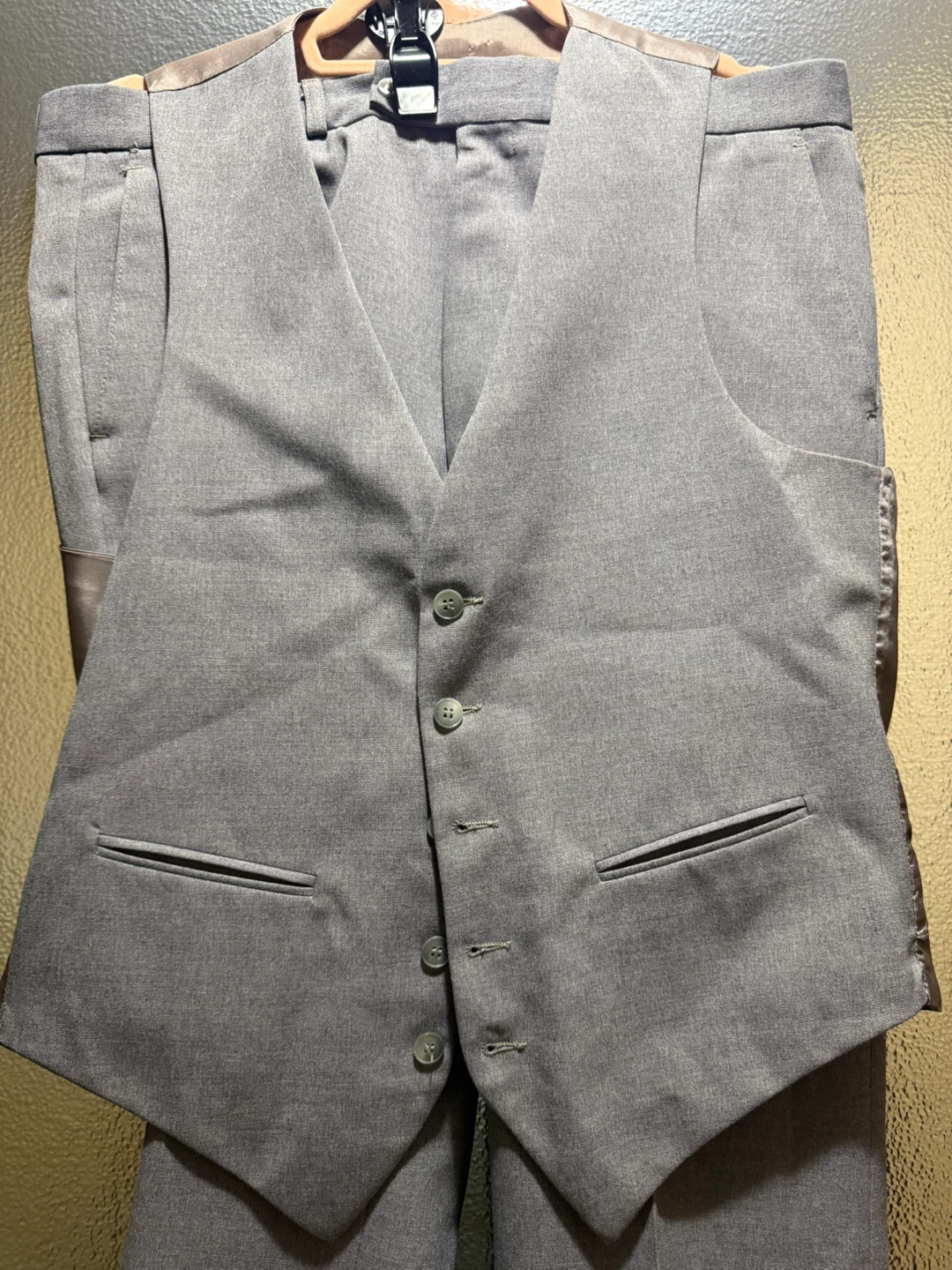 Sharp Men’s 3PC Grey Suit {fits Medium} - photo 2