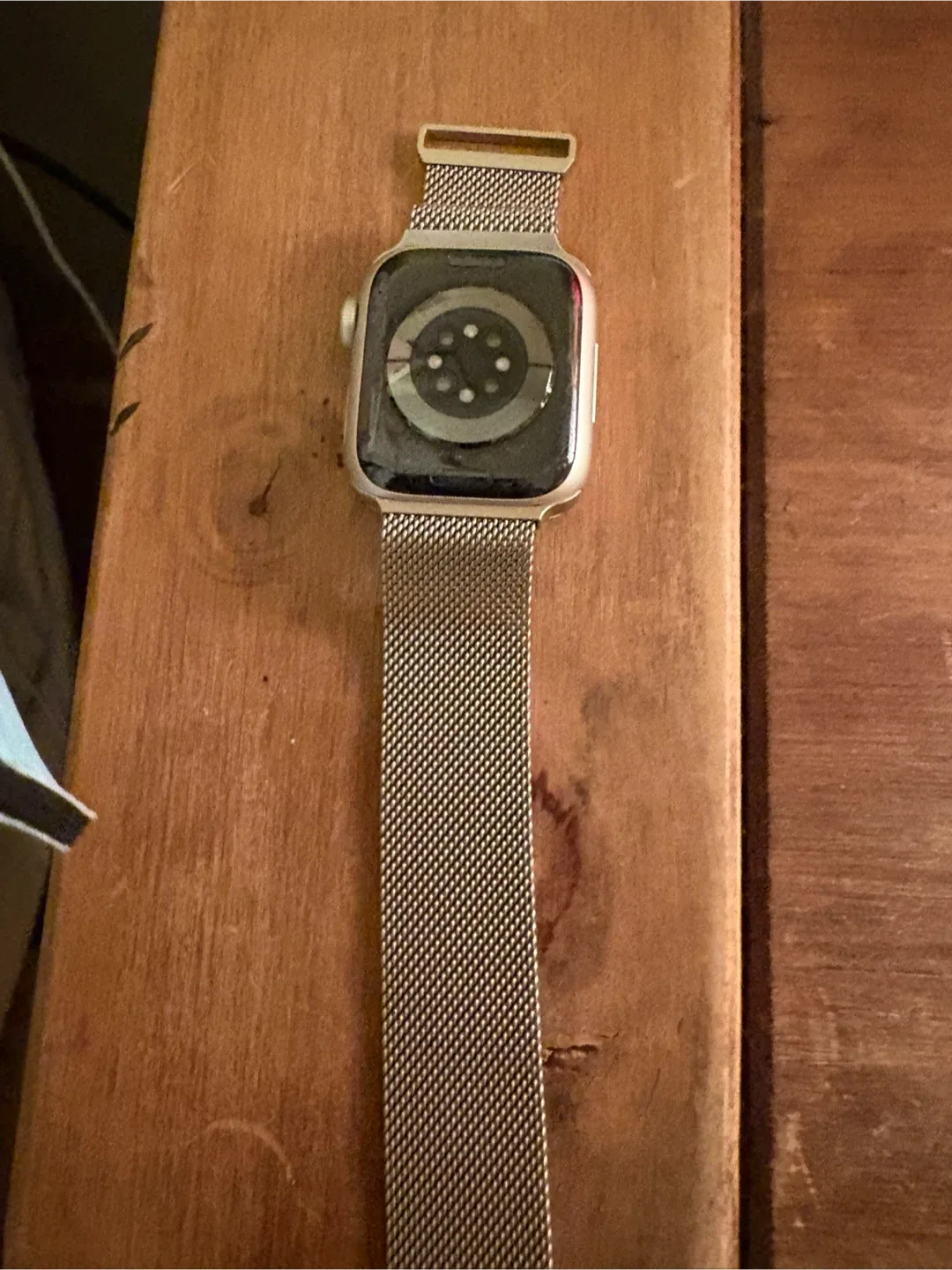Apple Watch with Milanese Loop series 9 image indicator(5)
