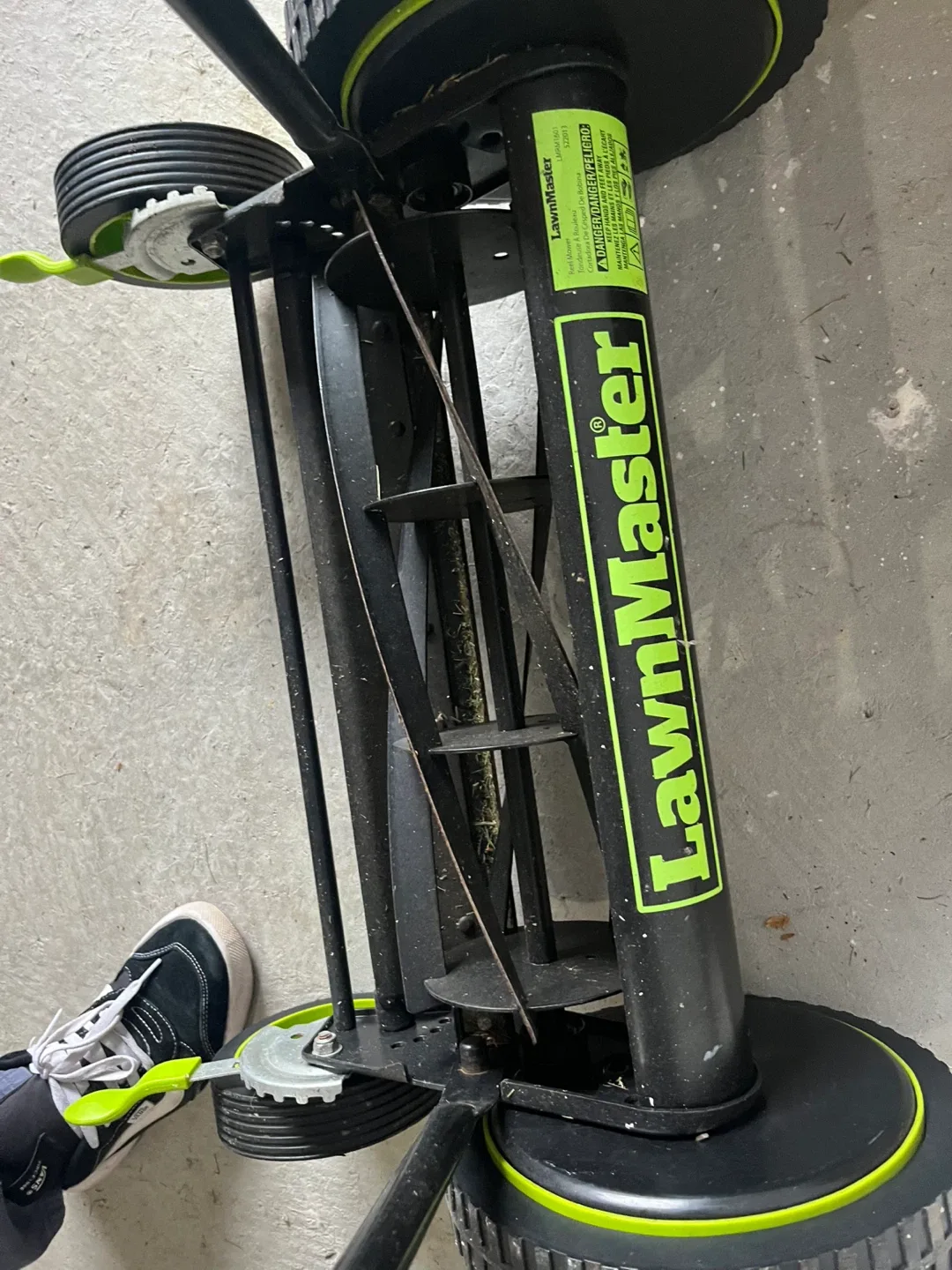 LawnMaster Reel Mower - Manual Push