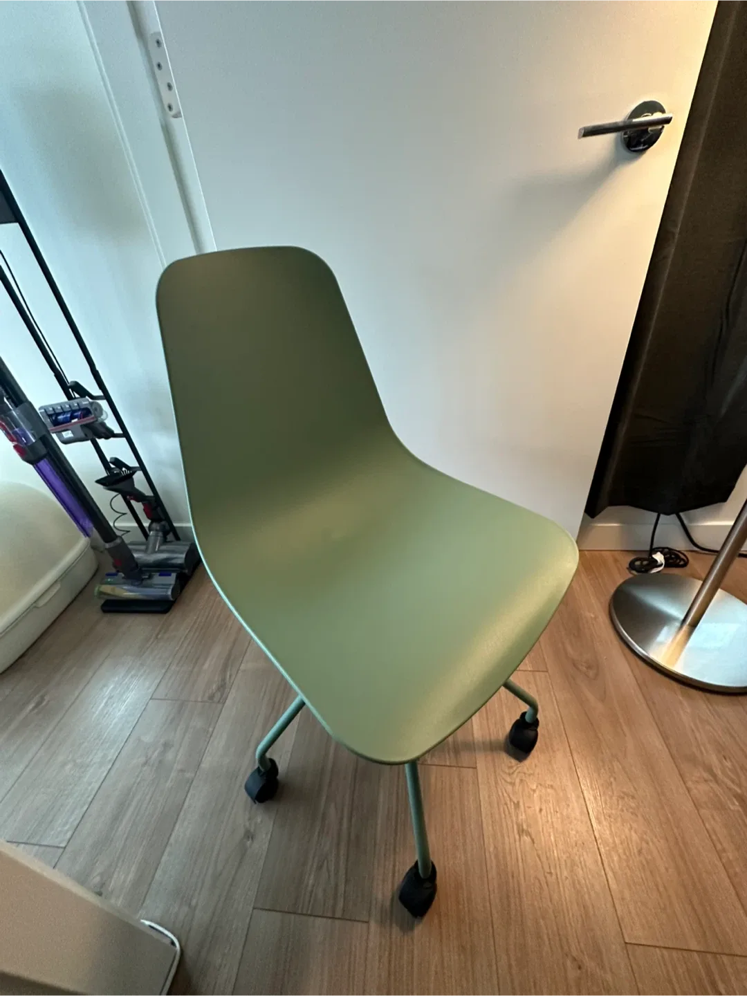 Svelti Office Chair - Aloe Green image indicator(2)