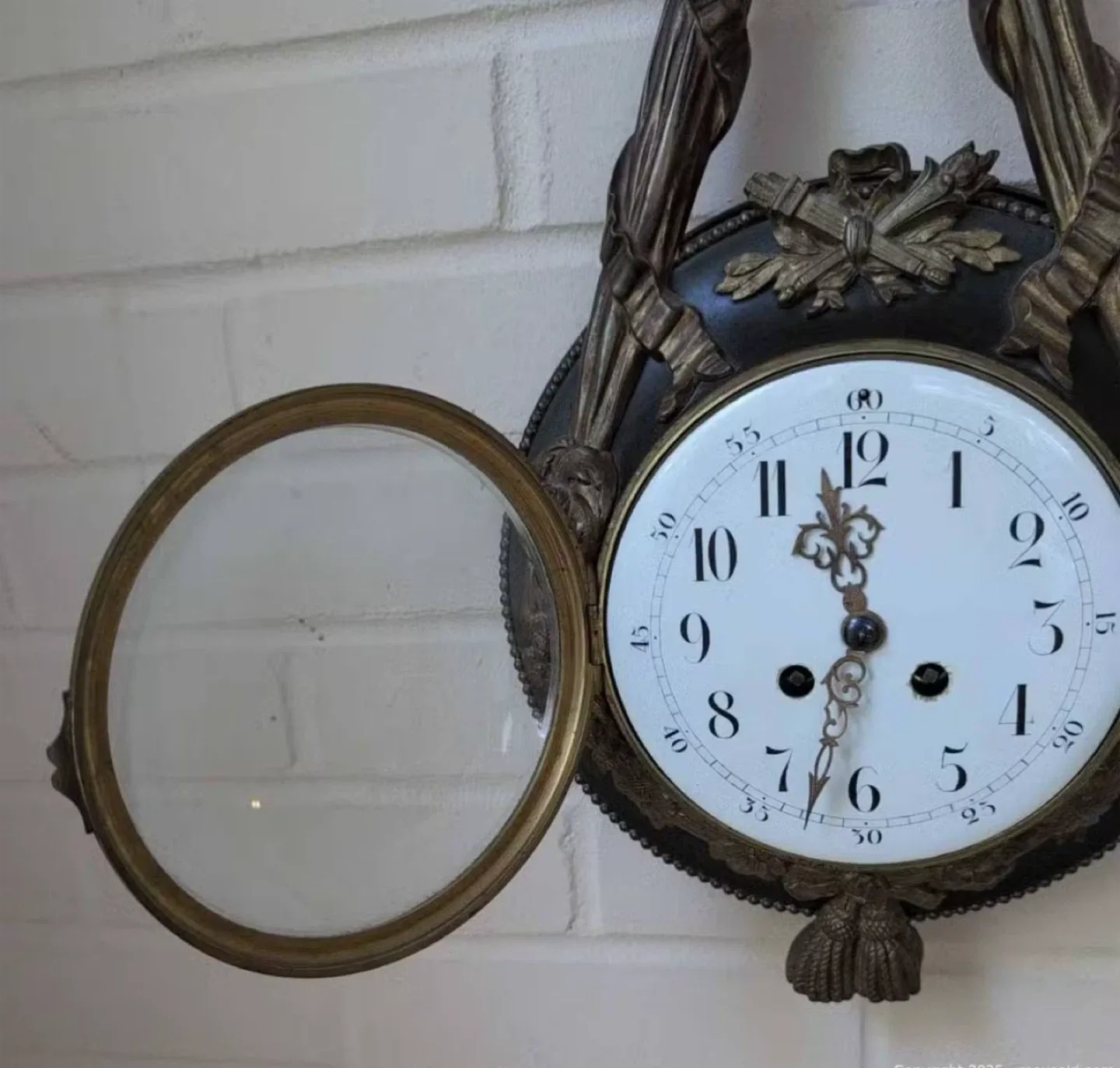 Antique French Wall Clock image indicator(3)