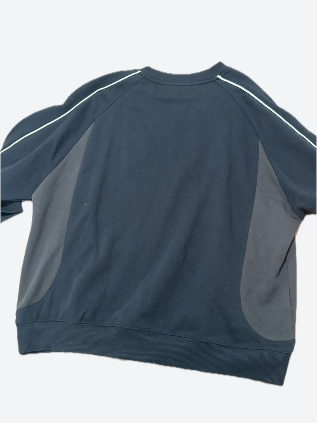 Michelin 'Keep Rolling Smooth' Crewneck image indicator(2)