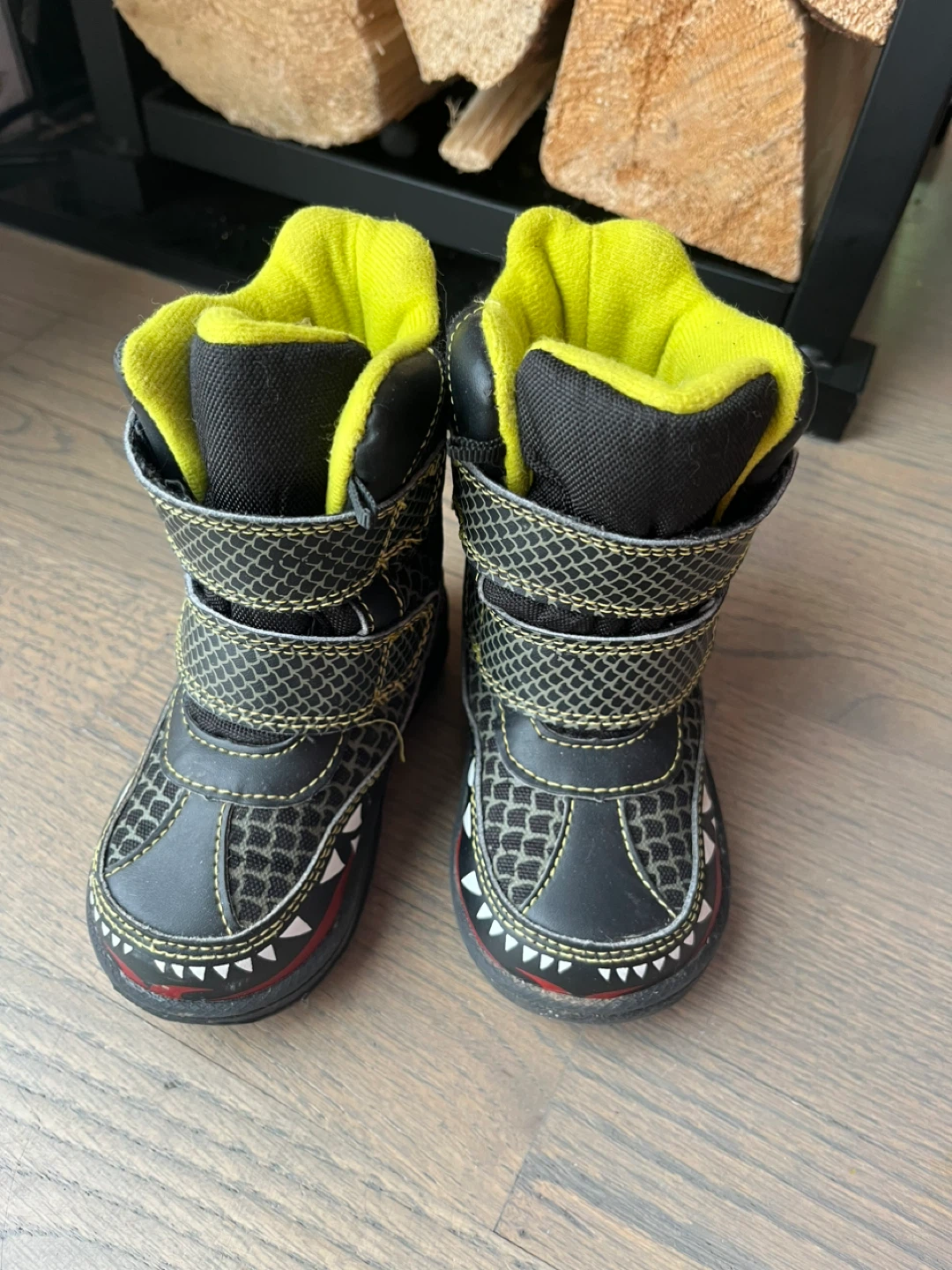 Robeez Monster Mayhem Winter Boots - Size 6