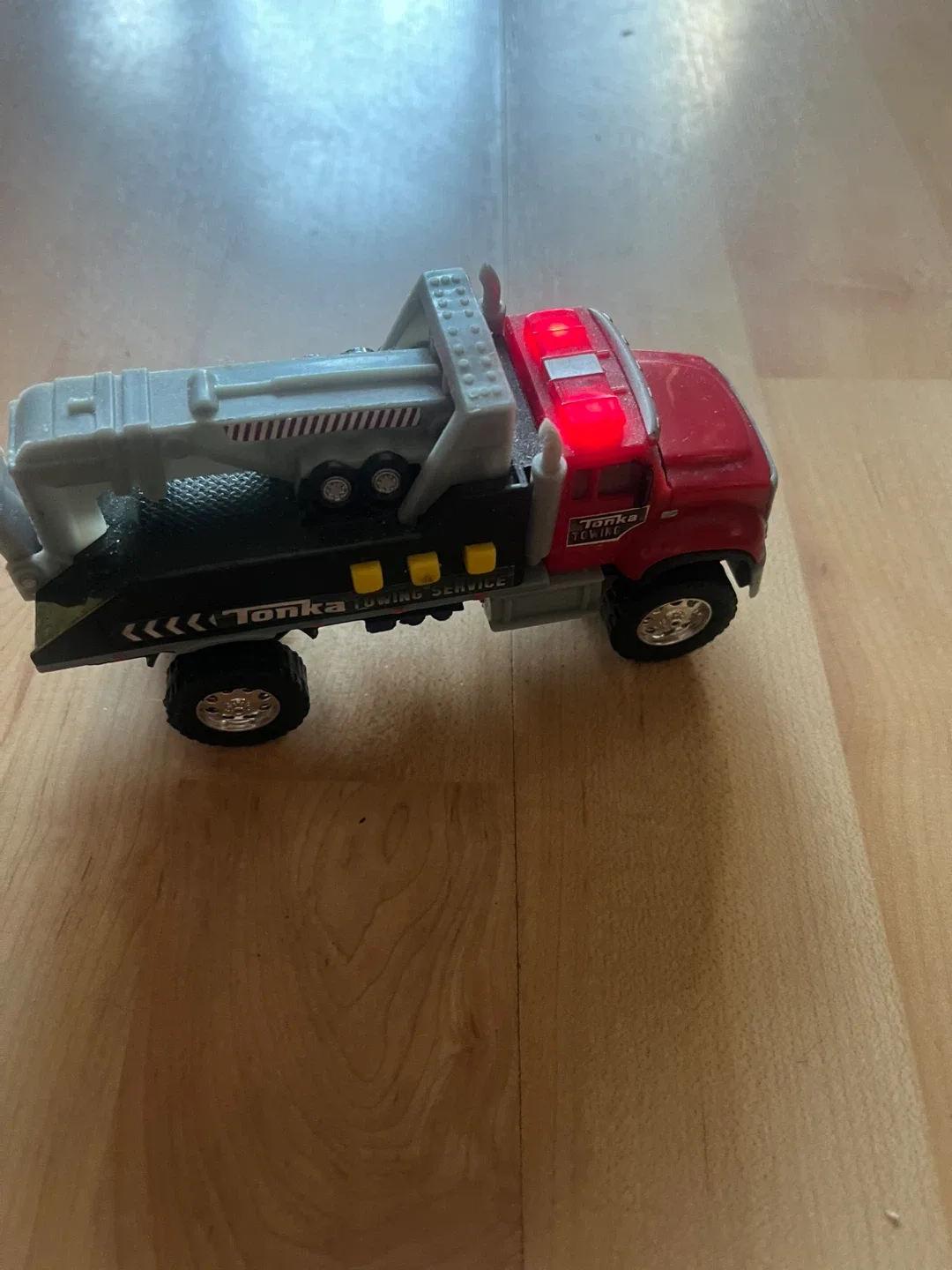 Tonka Towing Service Truck