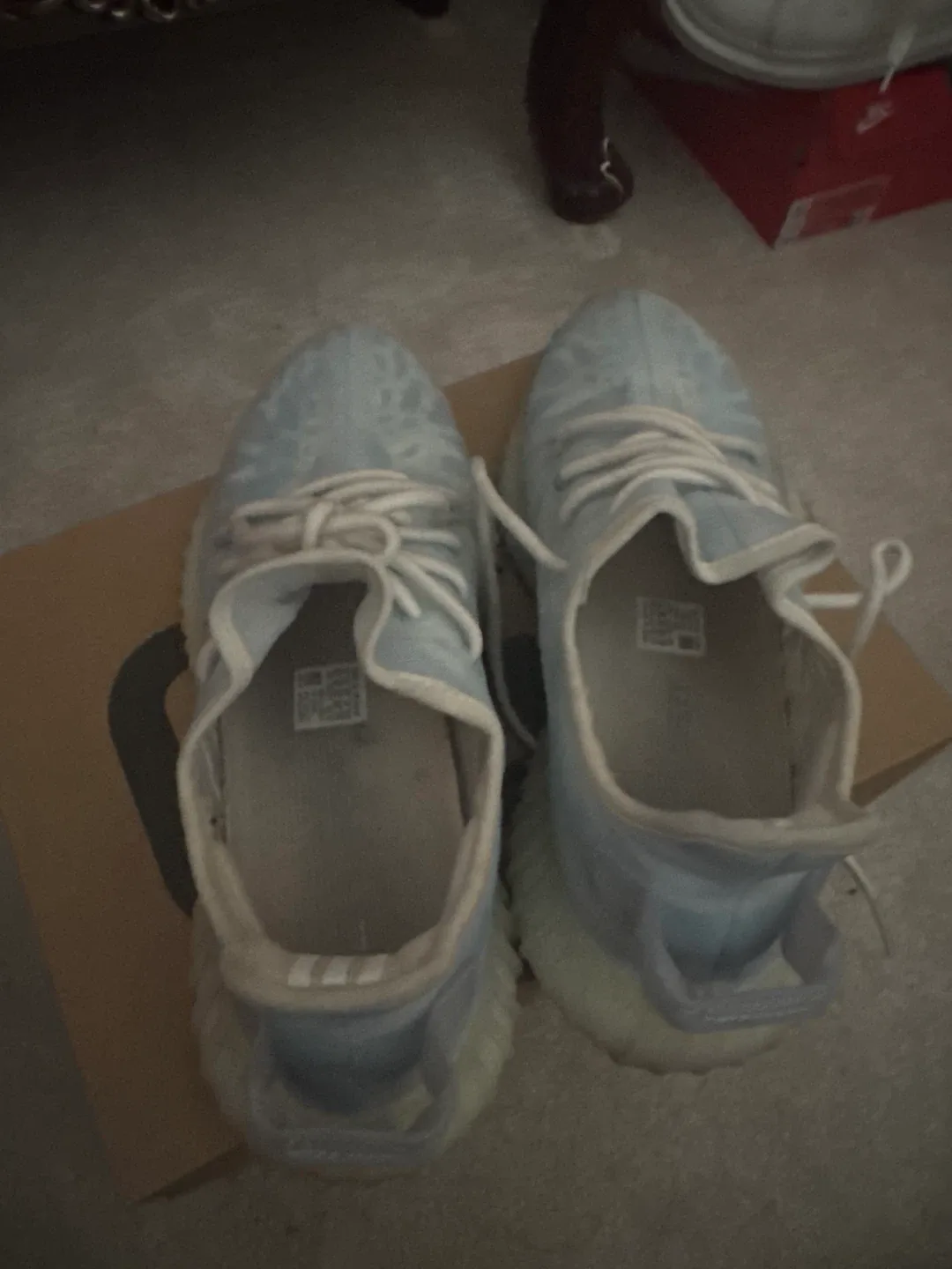 Adidas Yeezy Boost 350 V2 Cloud White US 10.5 image indicator(2)