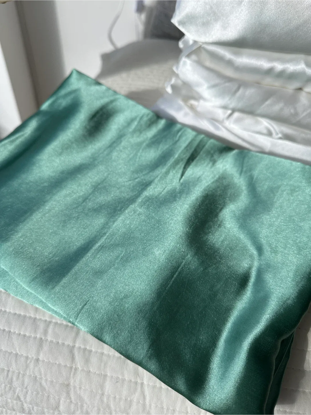 100% Mulberry Silk Beddings Set image indicator(8)