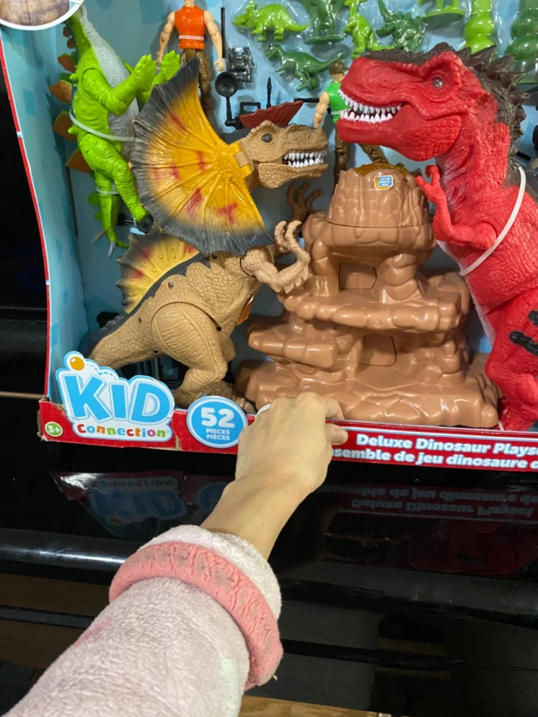 Brand New Kid Connection Deluxe Dinosaur Playset - 52 Pieces image indicator(2)