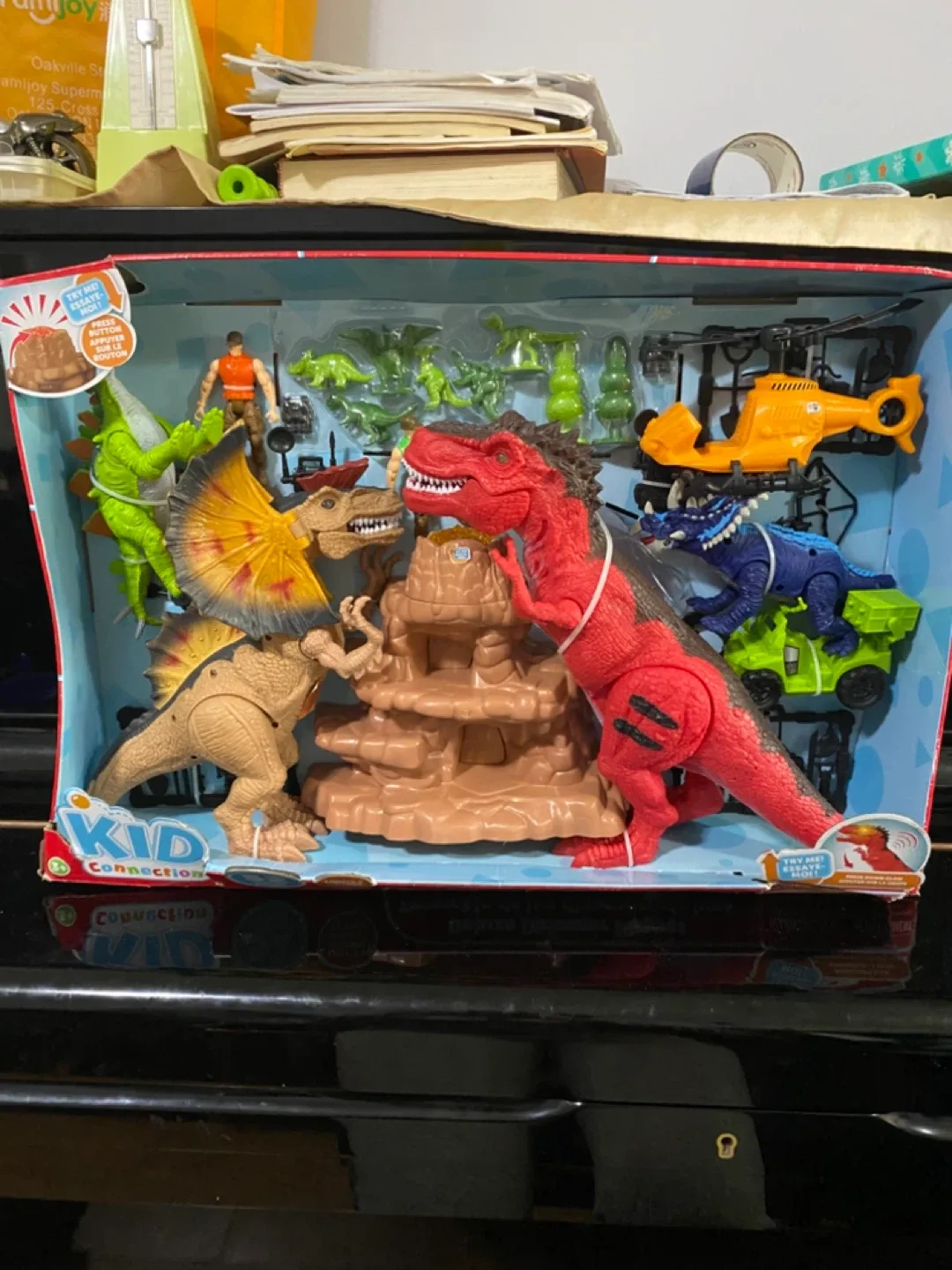 Brand New Kid Connection Deluxe Dinosaur Playset - 52 Pieces