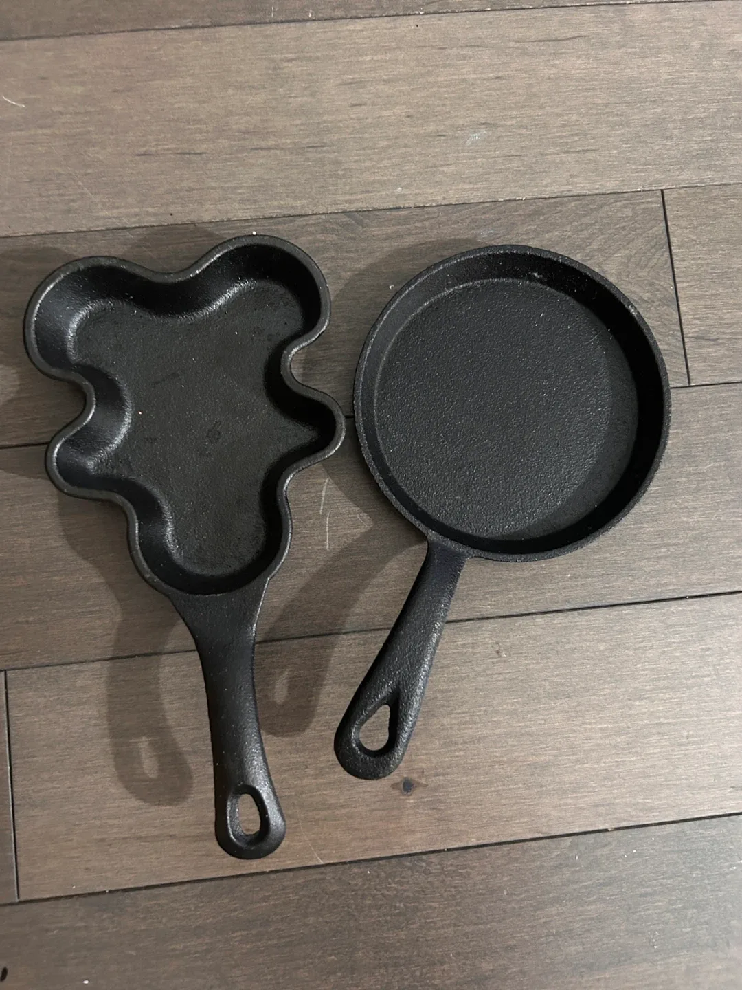 Cast Iron Mini Pans - Flower & Circle