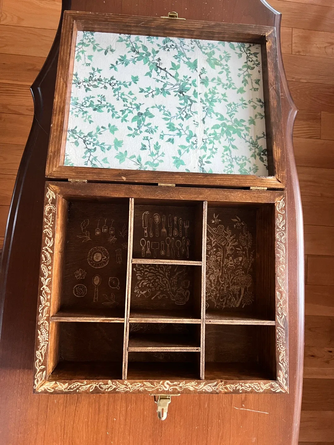 Tea Box - Hand Crafted image indicator(2)