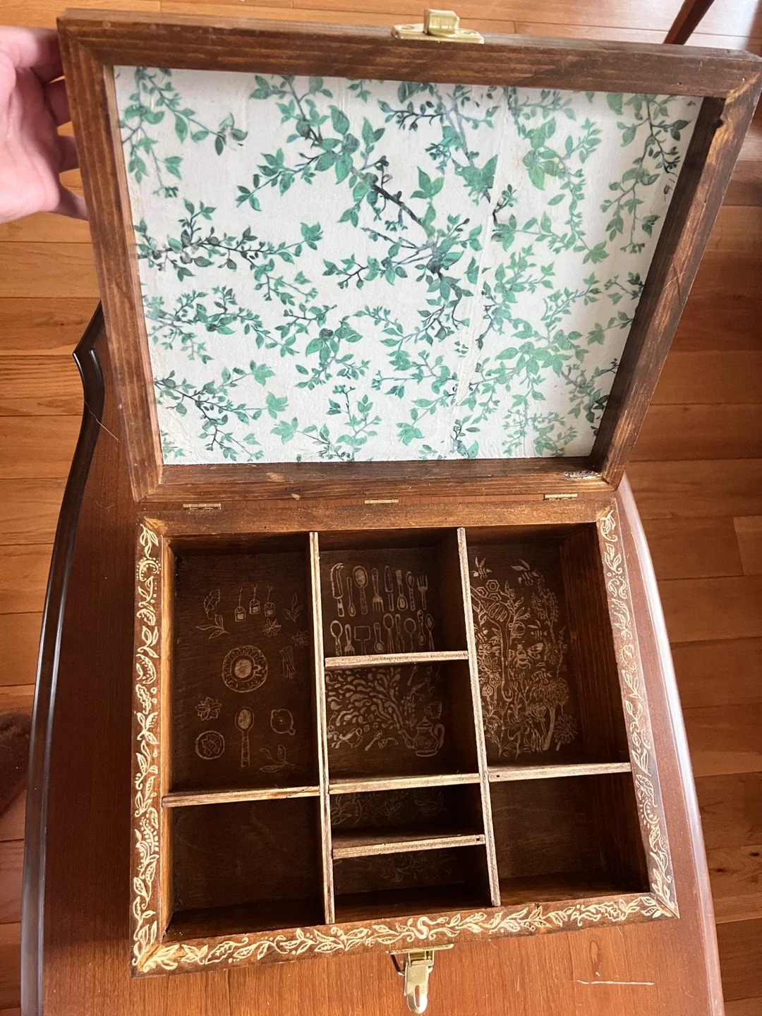 Tea Box - Hand Crafted image indicator(3)