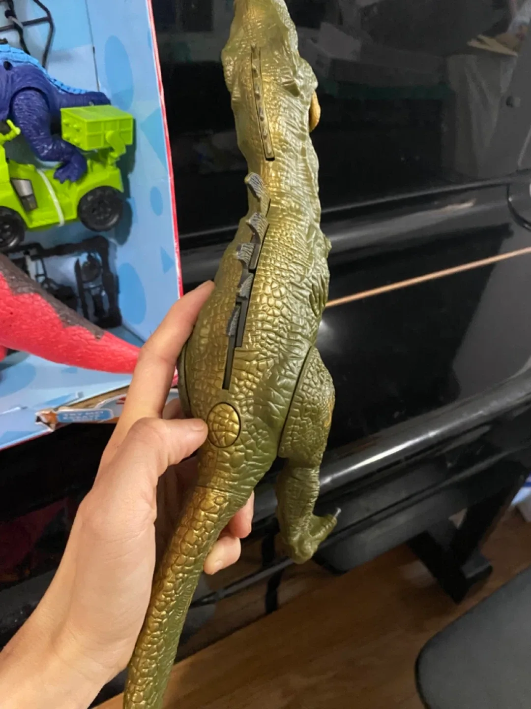 JW Electric Sound Dinosaur Toy image indicator(3)