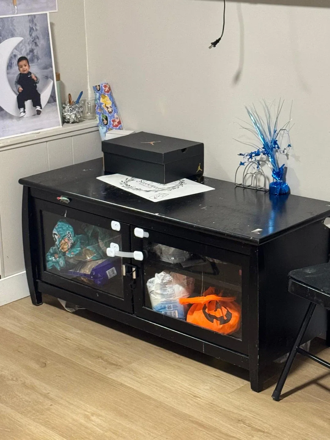 Black TV Stand/Entertainment Unit