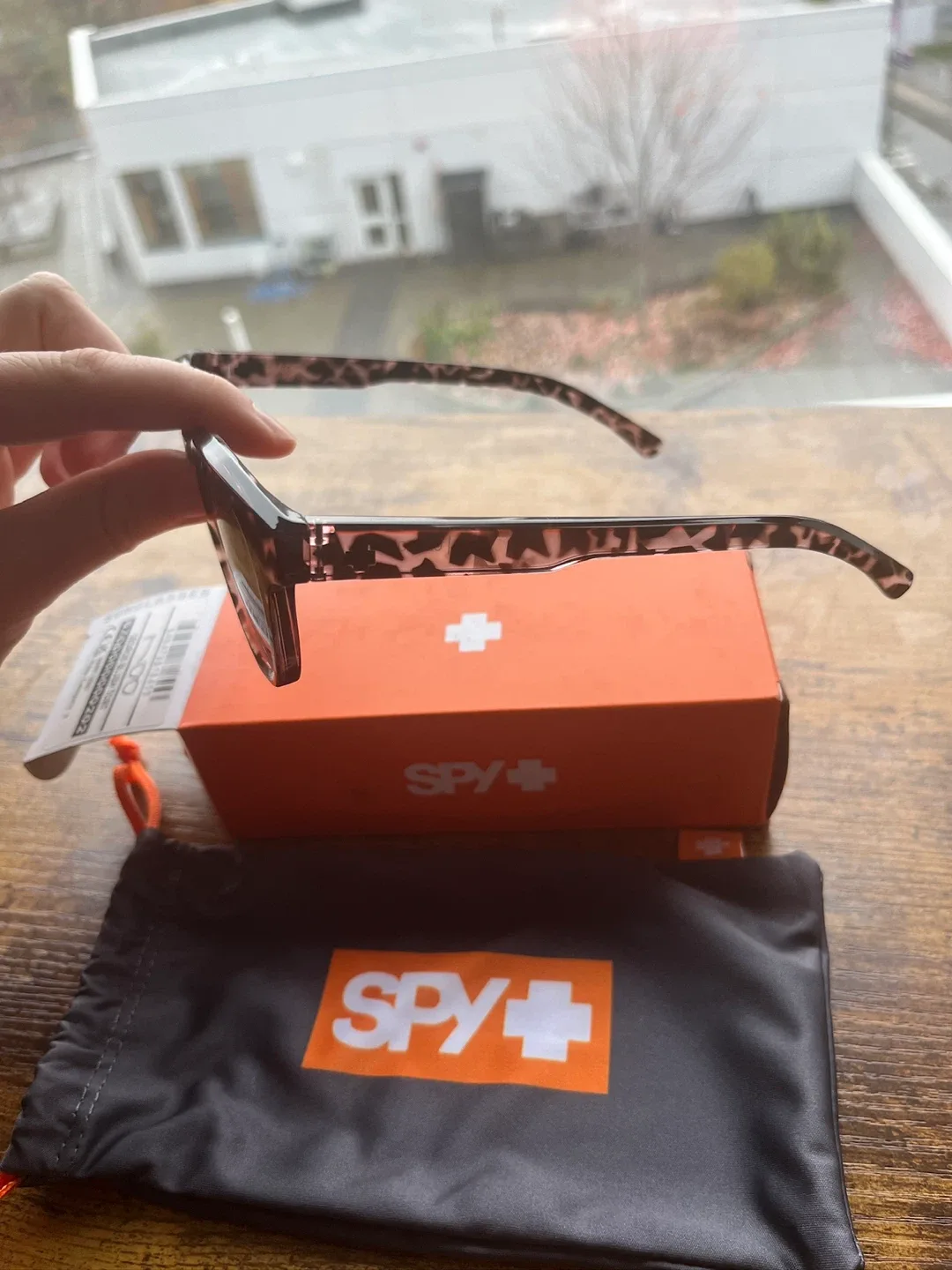 SPY+ Cedros Sunglasses with Box image indicator(3)