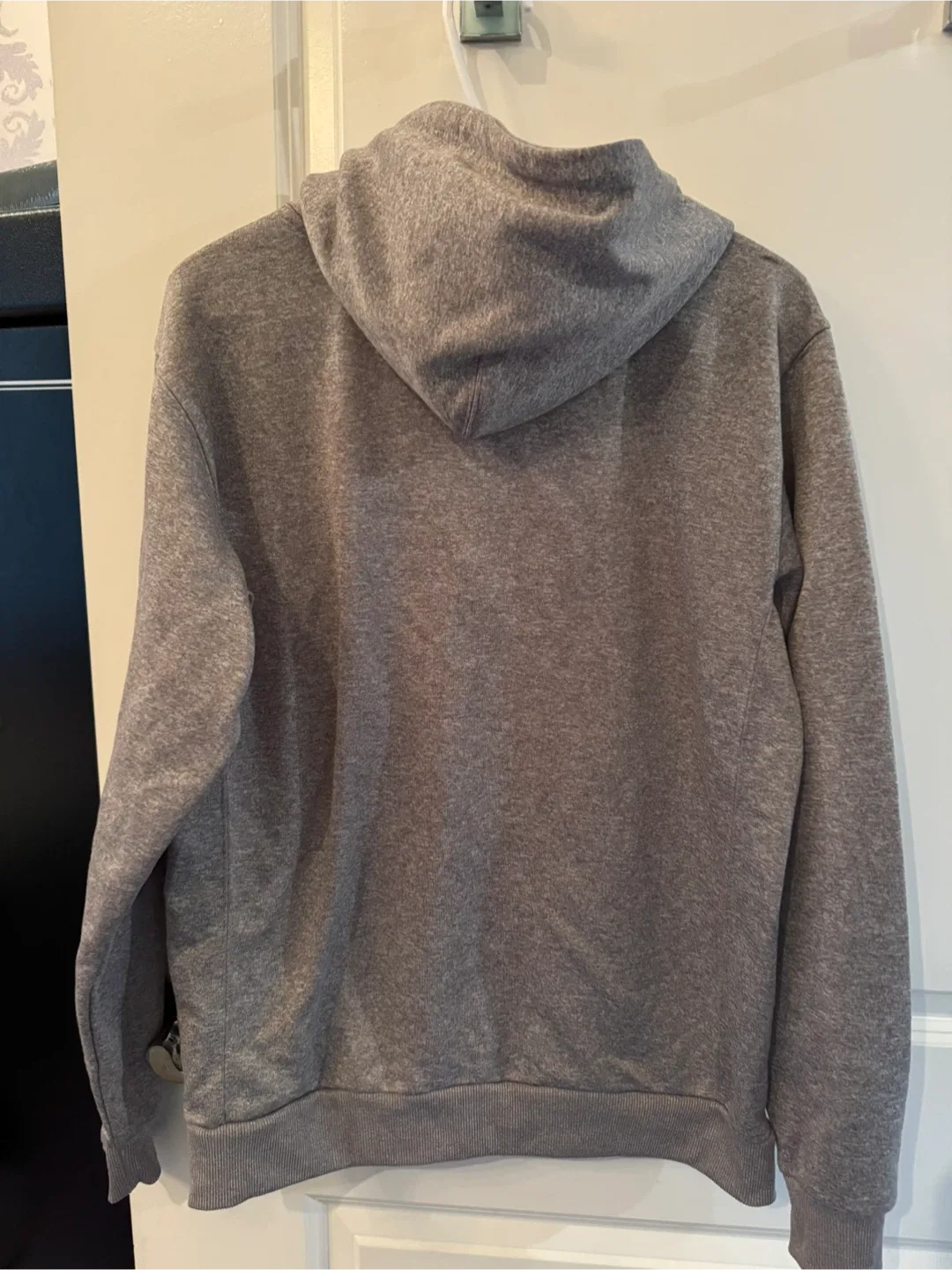 Champion Hoodie - Size XL image indicator(3)