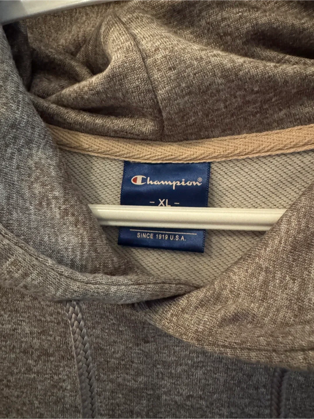 Champion Hoodie - Size XL image indicator(2)