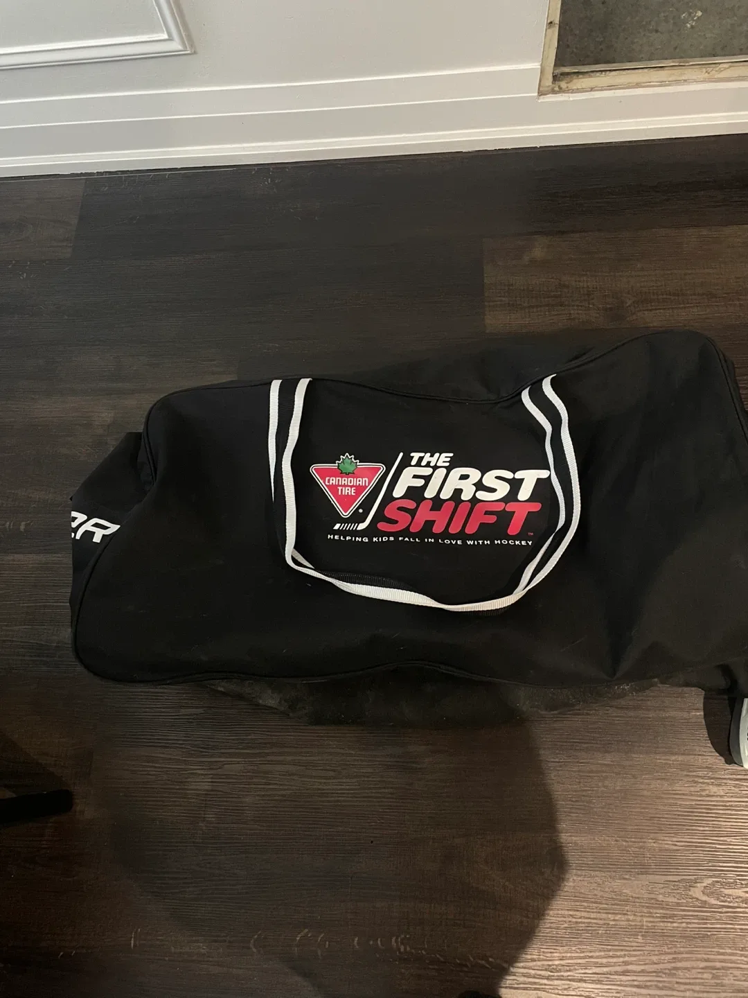 Bauer Hockey Gear - Skates, Pants, Pads image indicator(8)