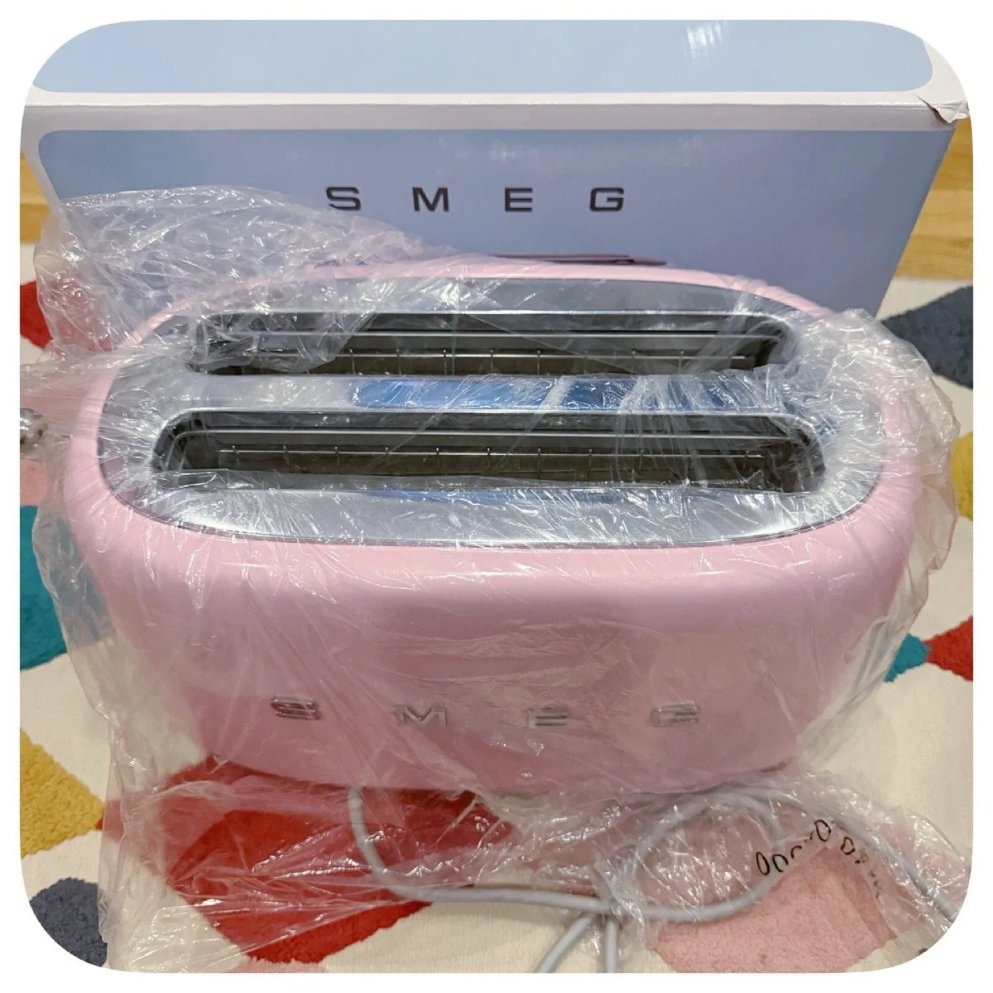 SMEG 4-SLICE TOASTER IN PASTEL PINK - BRAND NEW IN BOX image indicator(7)