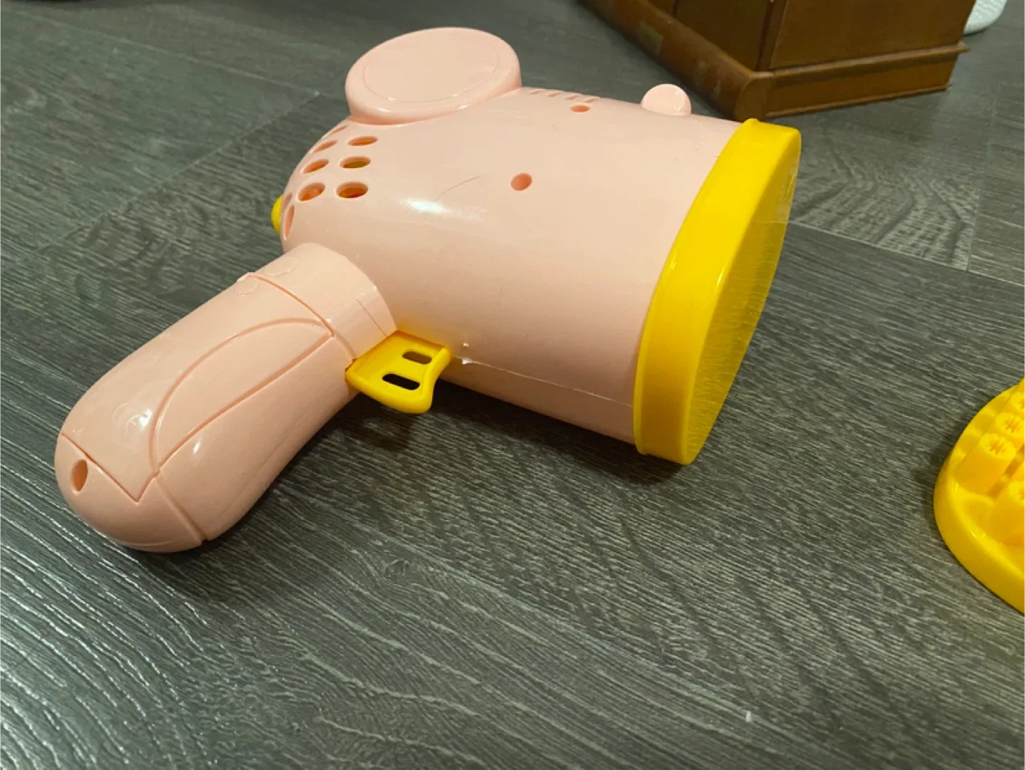 Pink & Yellow Bubble Gun image indicator(5)