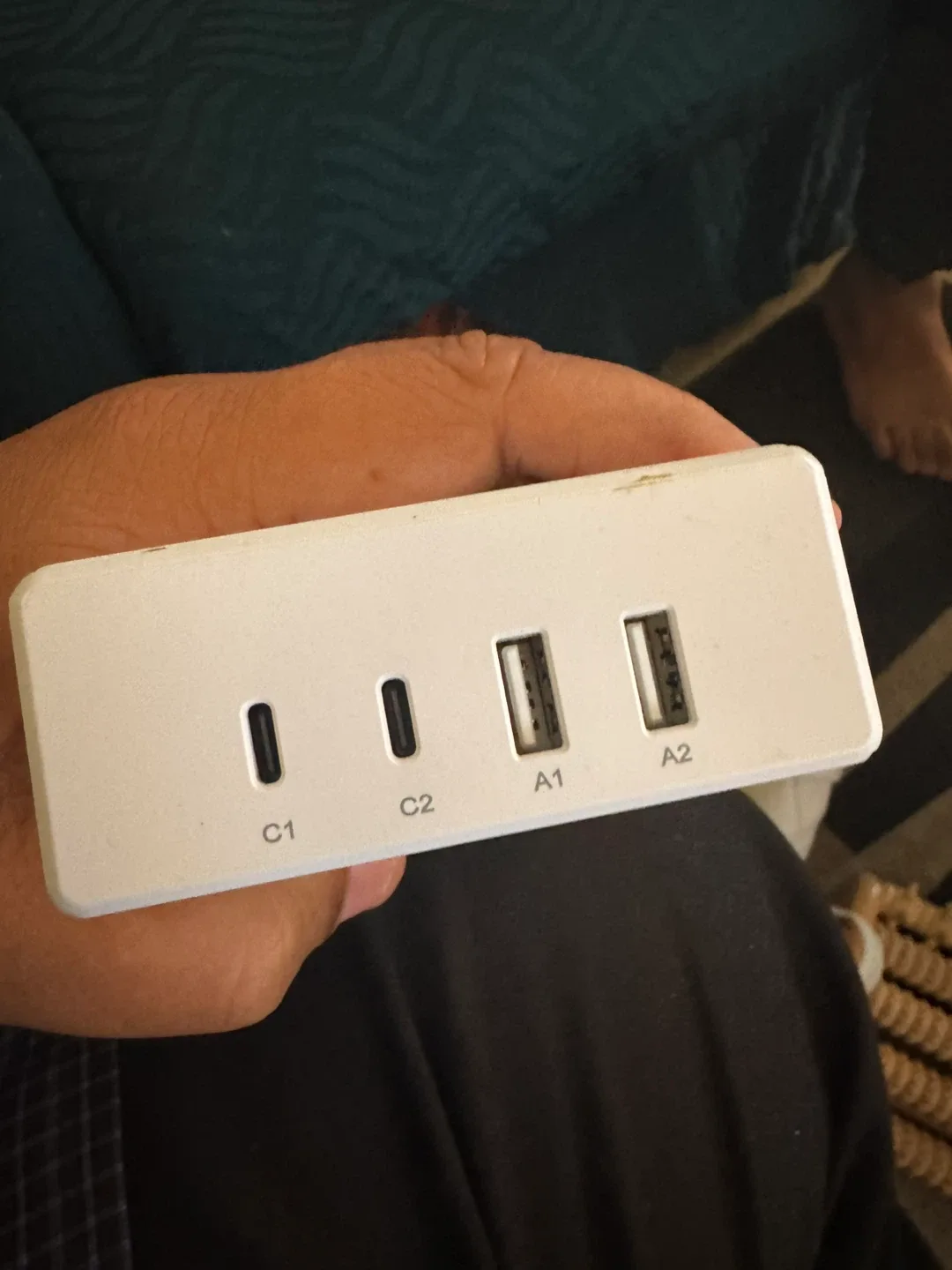 Super Danny 8-Outlet Power Strip with USB image indicator(3)