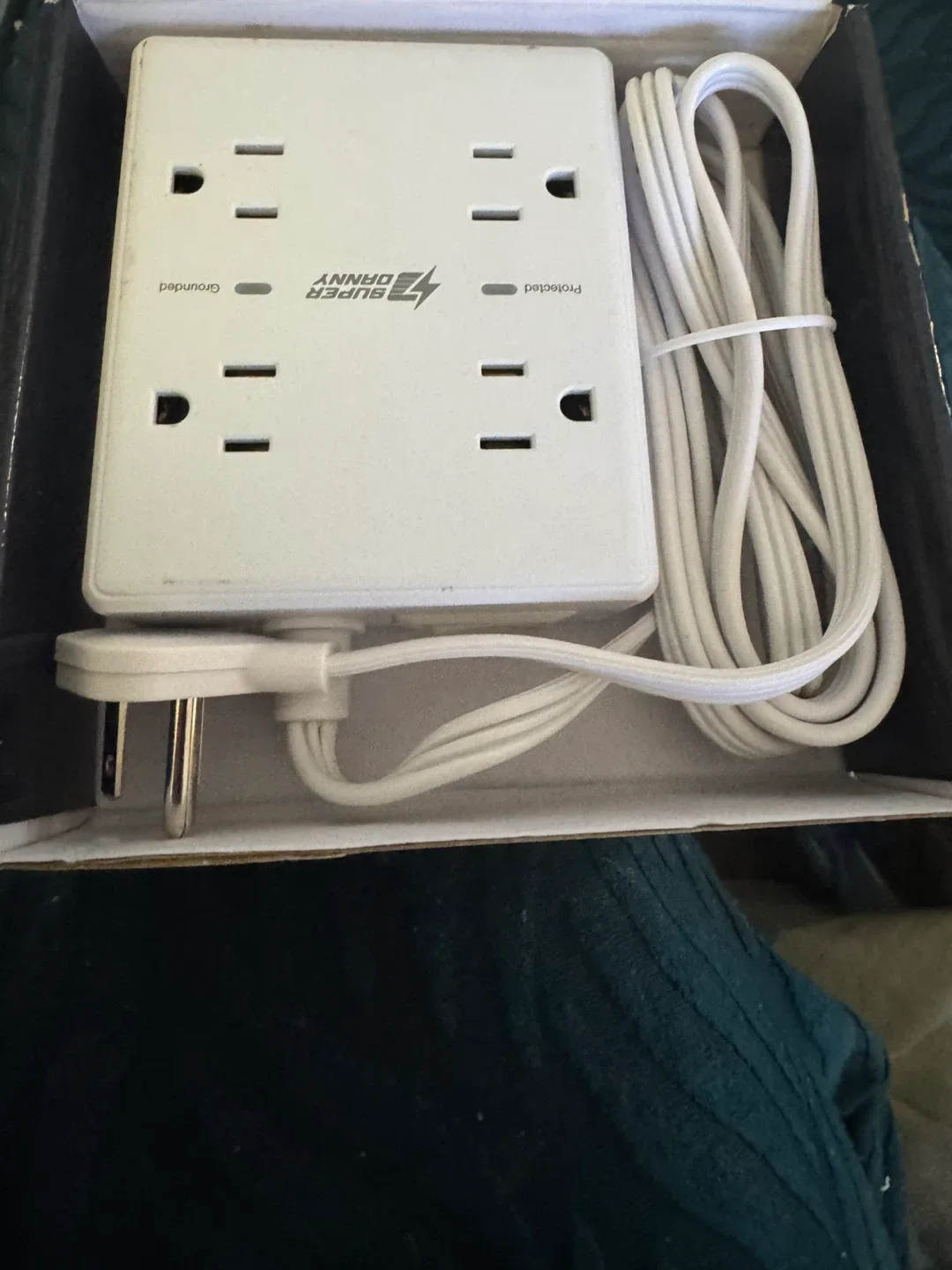 Super Danny 8-Outlet Power Strip with USB image indicator(4)