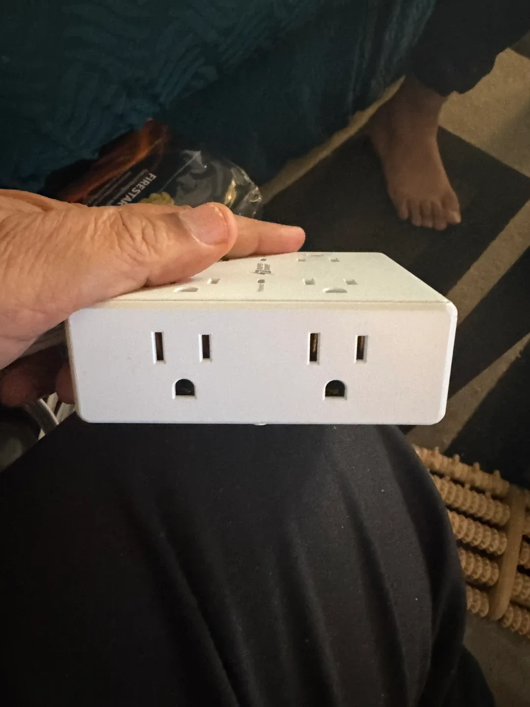 Super Danny 8-Outlet Power Strip with USB image indicator(5)