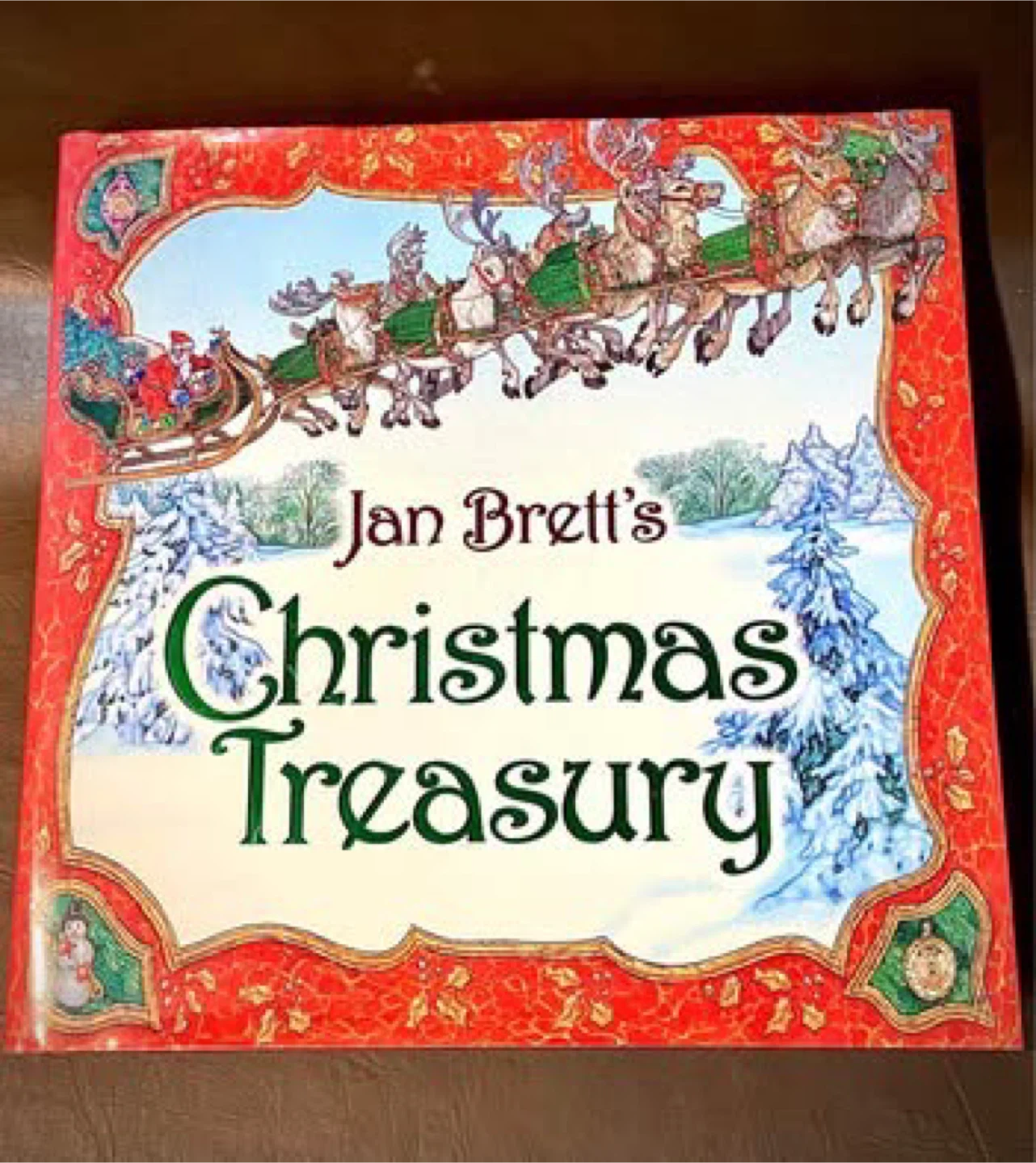 HARDCOVER CHRISTMAS STORYBOOK with 7 Stories (254 pages).
