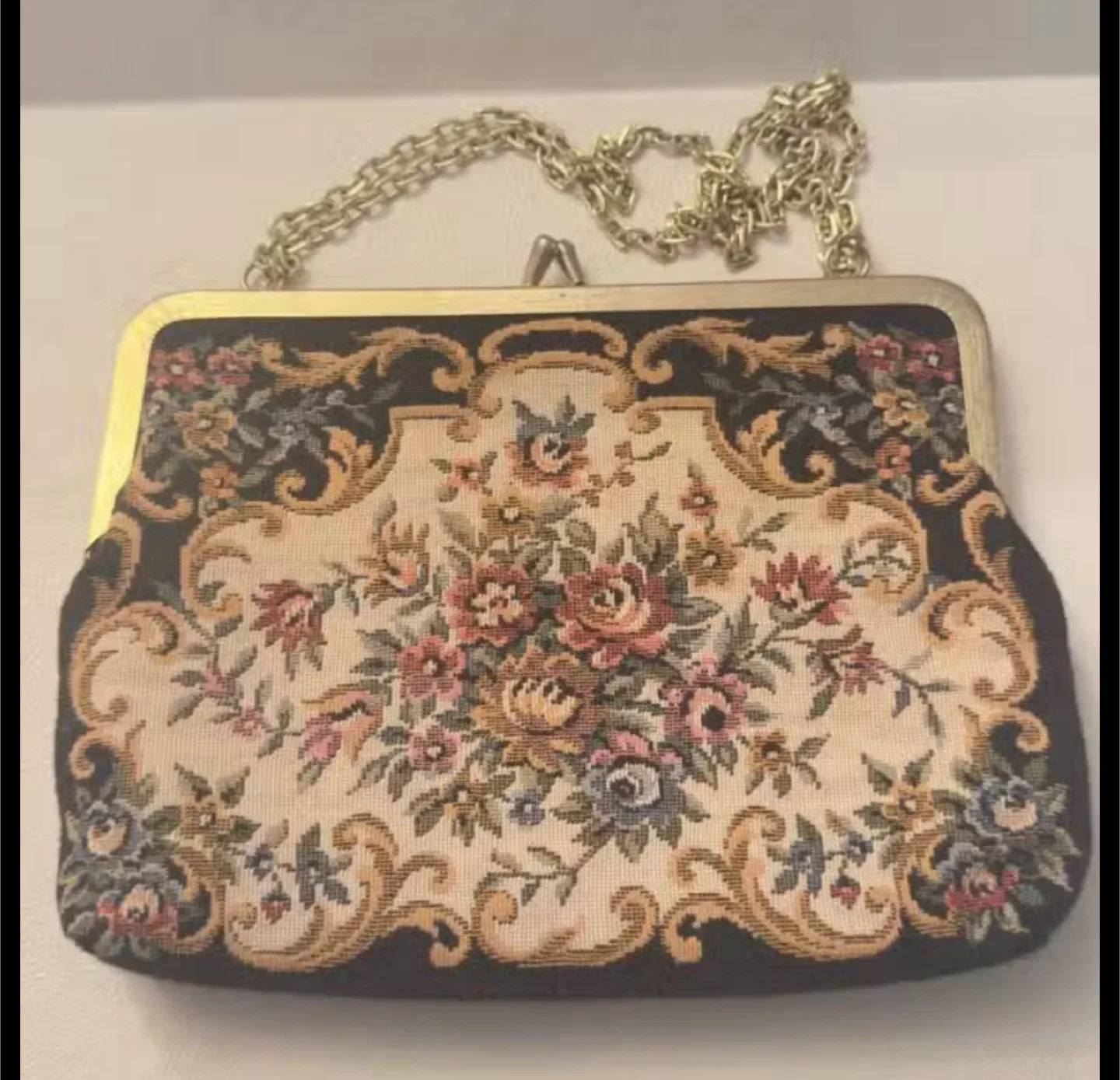 Vintage Floral Tapestry Chain Purse