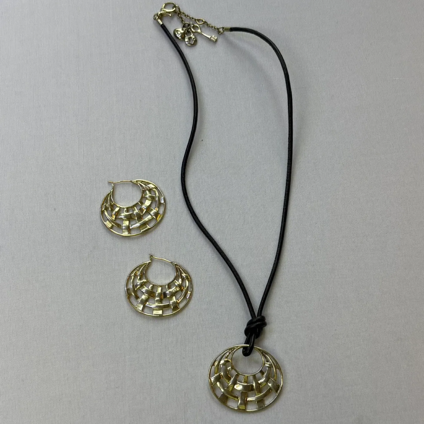 Fossil Gold Tone Woven Pendant Necklace Earring Set