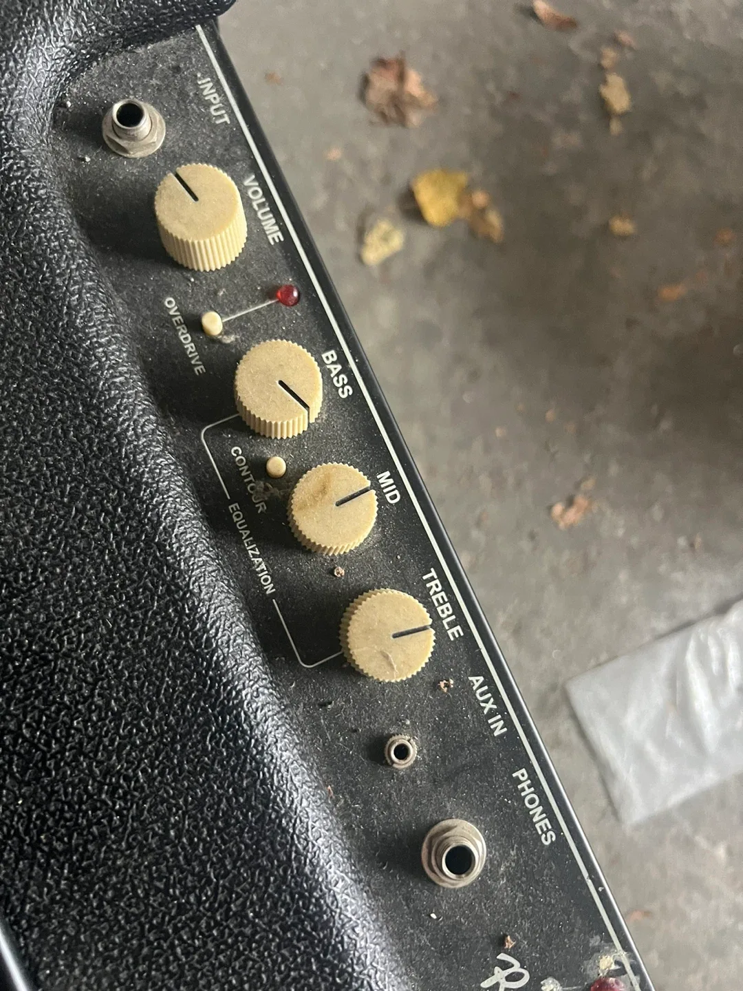 Fender Rumble 25 Bass Amplifier image indicator(2)