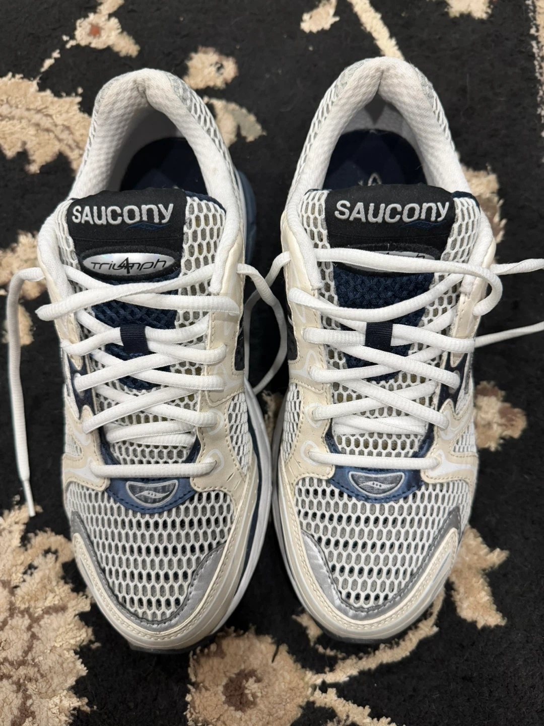 Saucony Triumph Running Shoes - Unisex Size 7.5