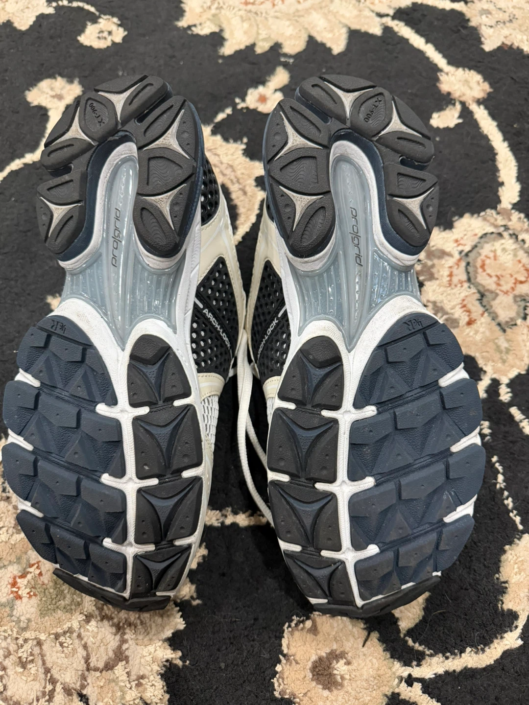 Saucony Triumph Running Shoes - Unisex Size 7.5 - photo 4