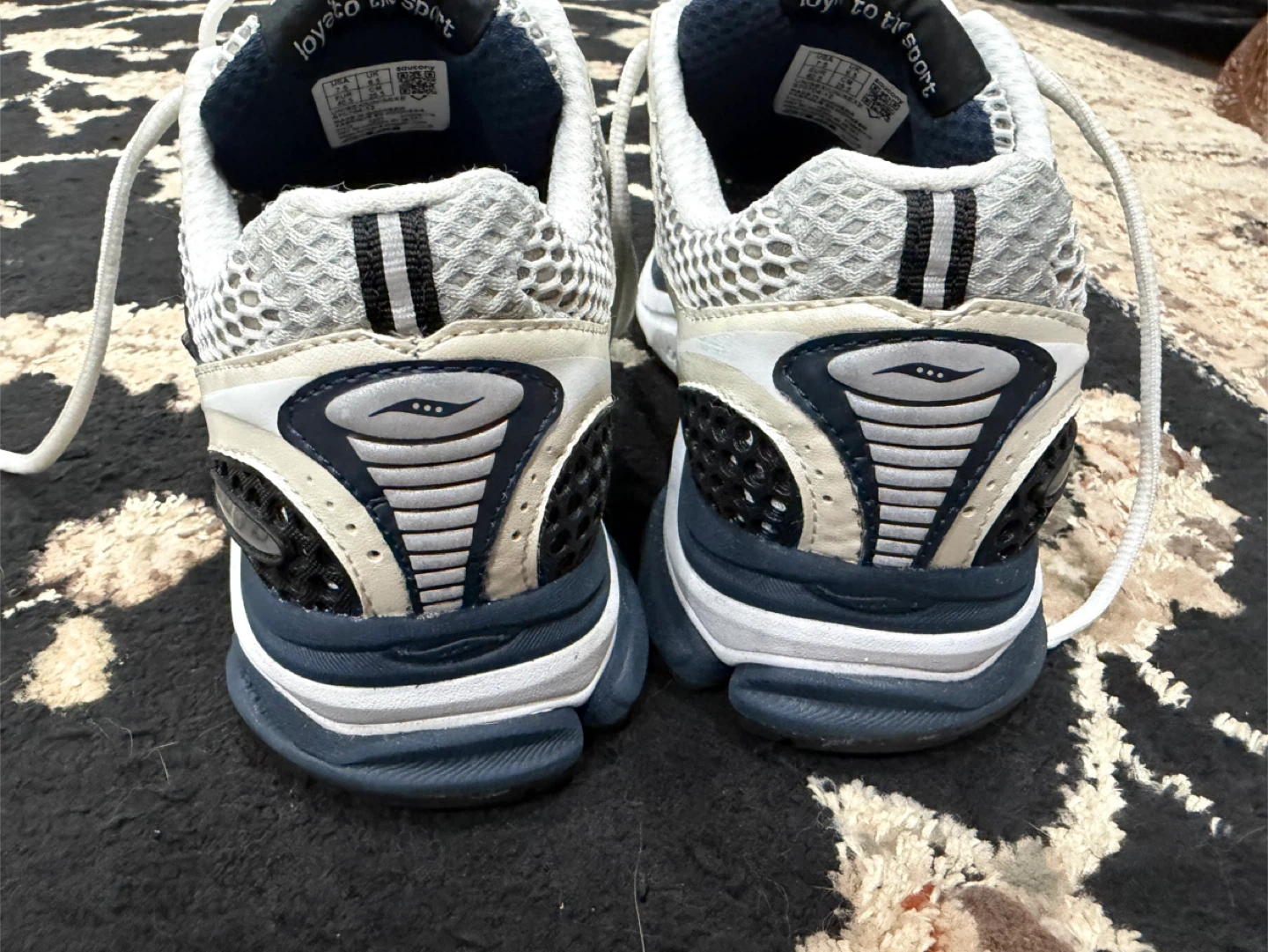 Saucony Triumph Running Shoes - Unisex Size 7.5 - photo 3