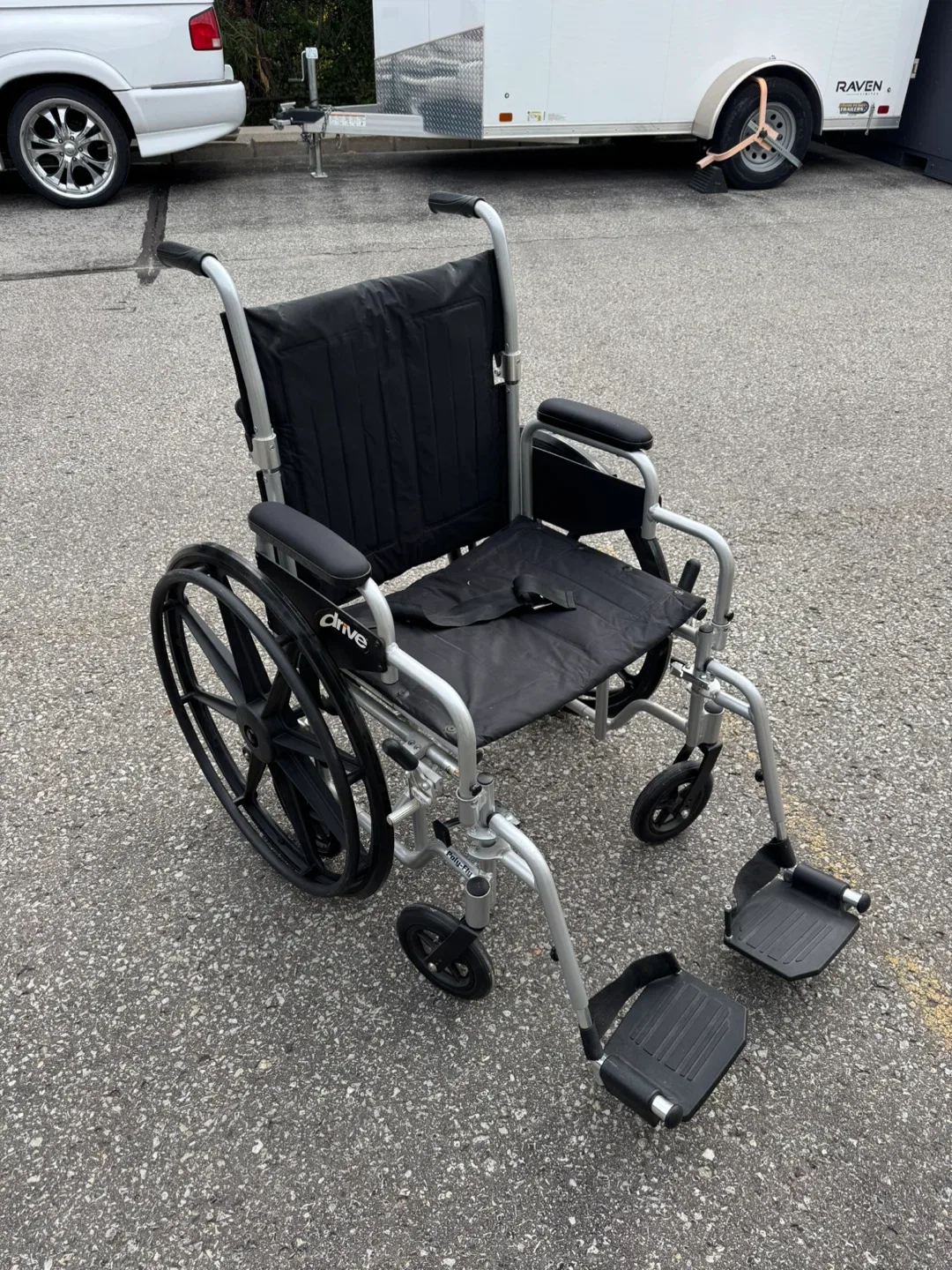 DRIVE MEDICAL POLY FLY TRANSPORT WHEELCHAIR 20”
