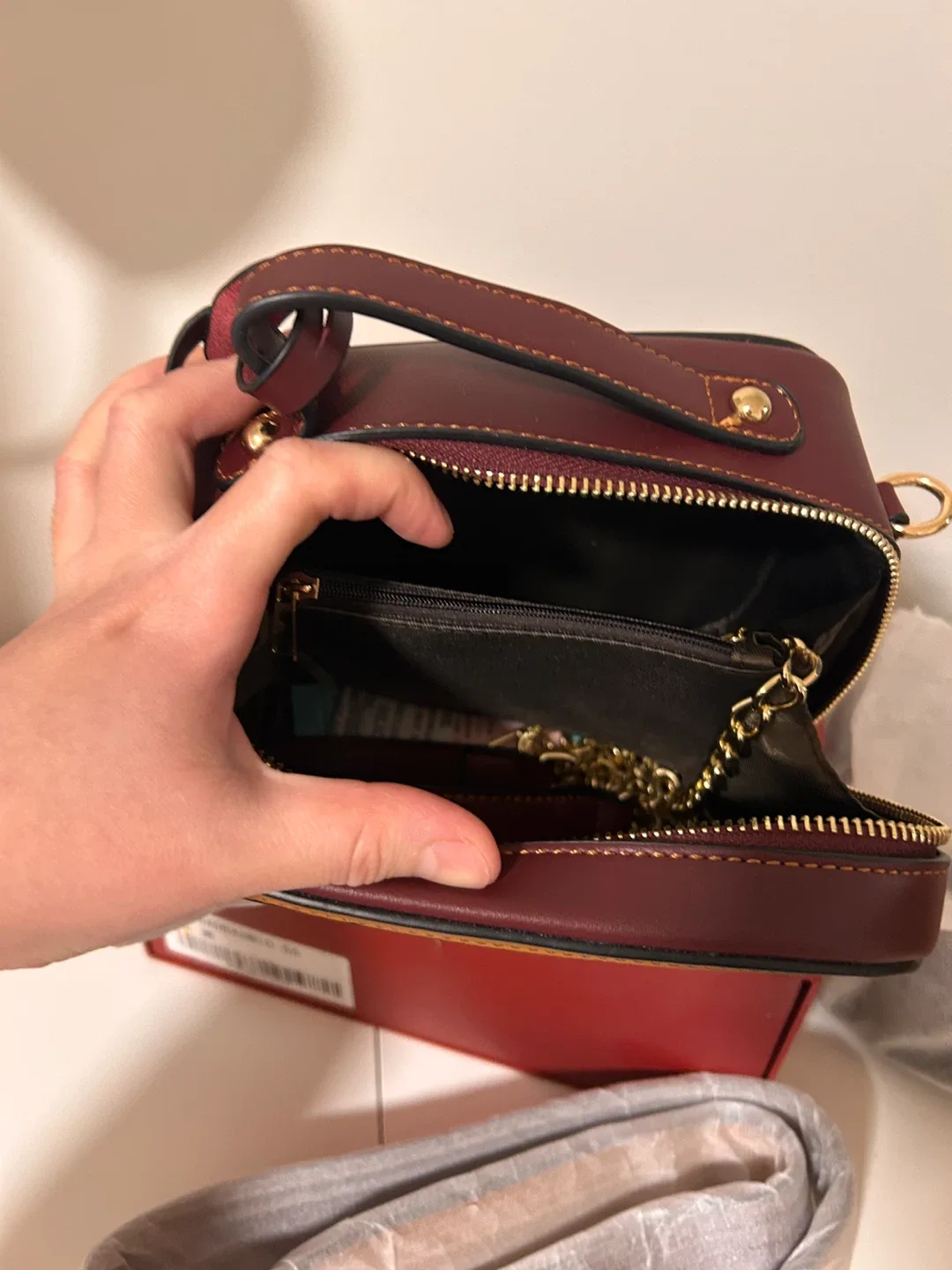 NEW Disney Winnie the Pooh Crossbody Bag image indicator(5)