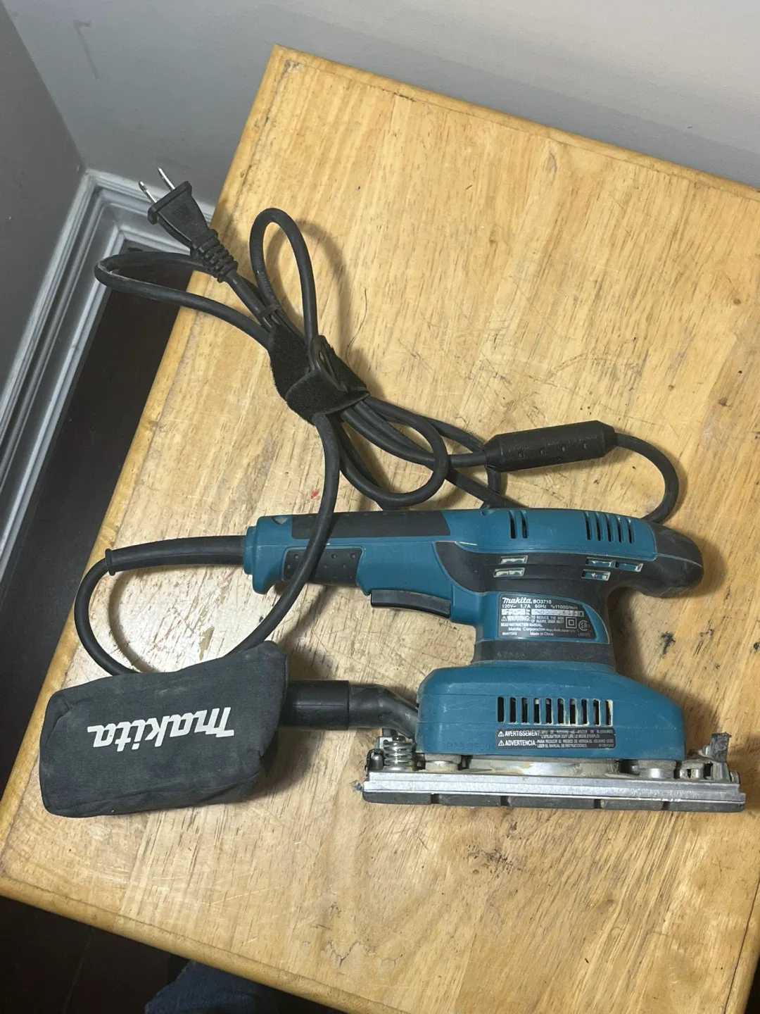 Makita BO3710 Finishing Sander image indicator(2)