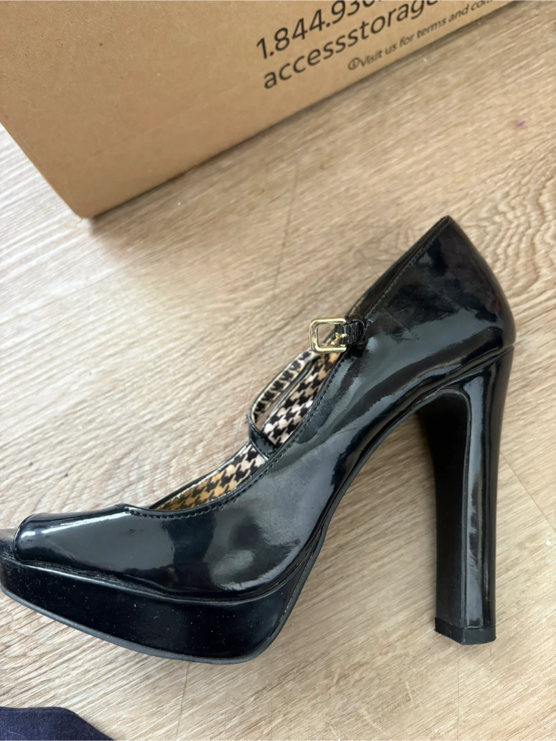 T strap black heels - photo 2