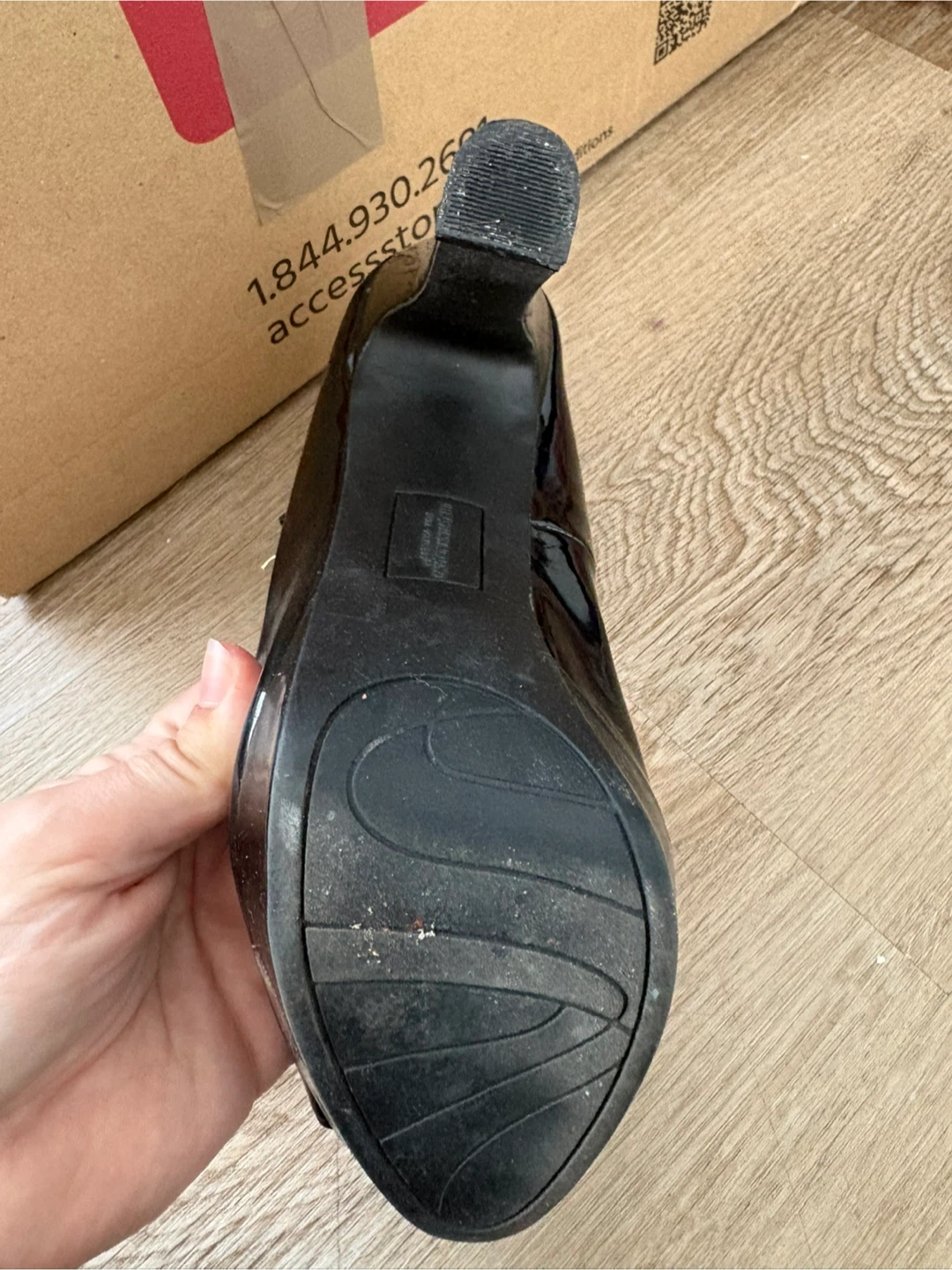 T strap black heels - photo 3