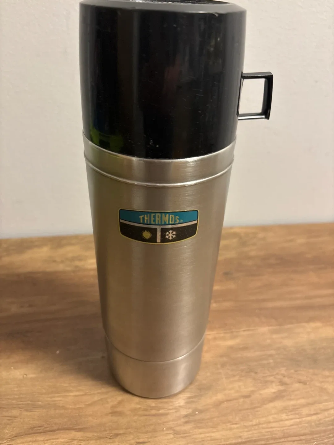 Vintage Thermos Bottle image indicator(2)