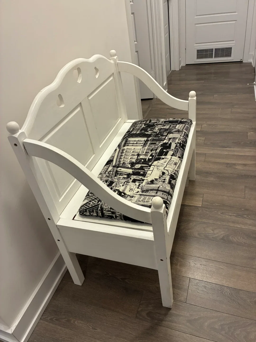 White Entryway Bench with Storage image indicator(2)