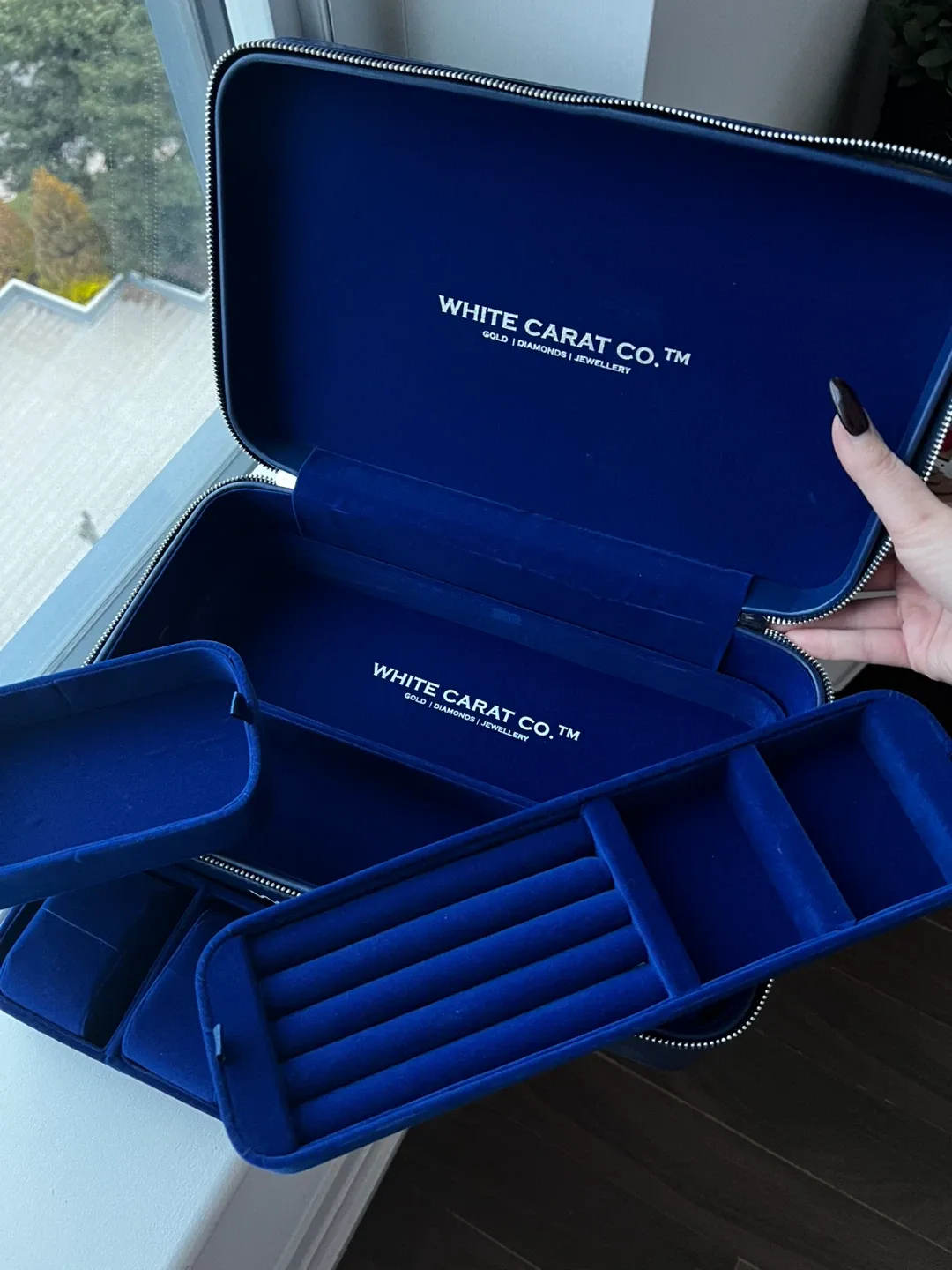 White Carat Co. Jewellery Leather Travel Case 💎 image indicator(2)