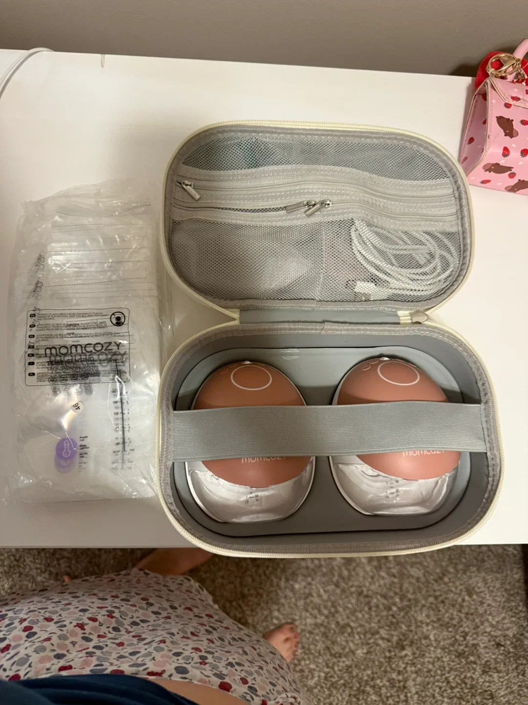 Momcozy Wearable Breast Pump with Accessories